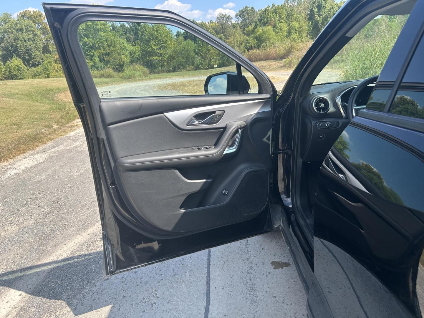 2021 BLACK /Black Chevrolet Blazer 2LT (3GNKBCRS8MS) with an 3.6L V6 DOHC 24V engine, 9A transmission, located at 506 S. Kingshighway, Cape Girardeau, MO, 63703, (573) 235-5000, 37.294991, -89.553635 - 2021 Chevrolet Blazer 2lt 43xxx miles Front Wheel Drive 3.6L V6 Red Line Edition Convenience Package Driver Confidence Package Automatic Power/Heated Seats Heated Steering Wheel Backup Camera Bluetooth Remote Start Cruise Power Windows/Locks/Mirrors We have financing available and we - Photo#16