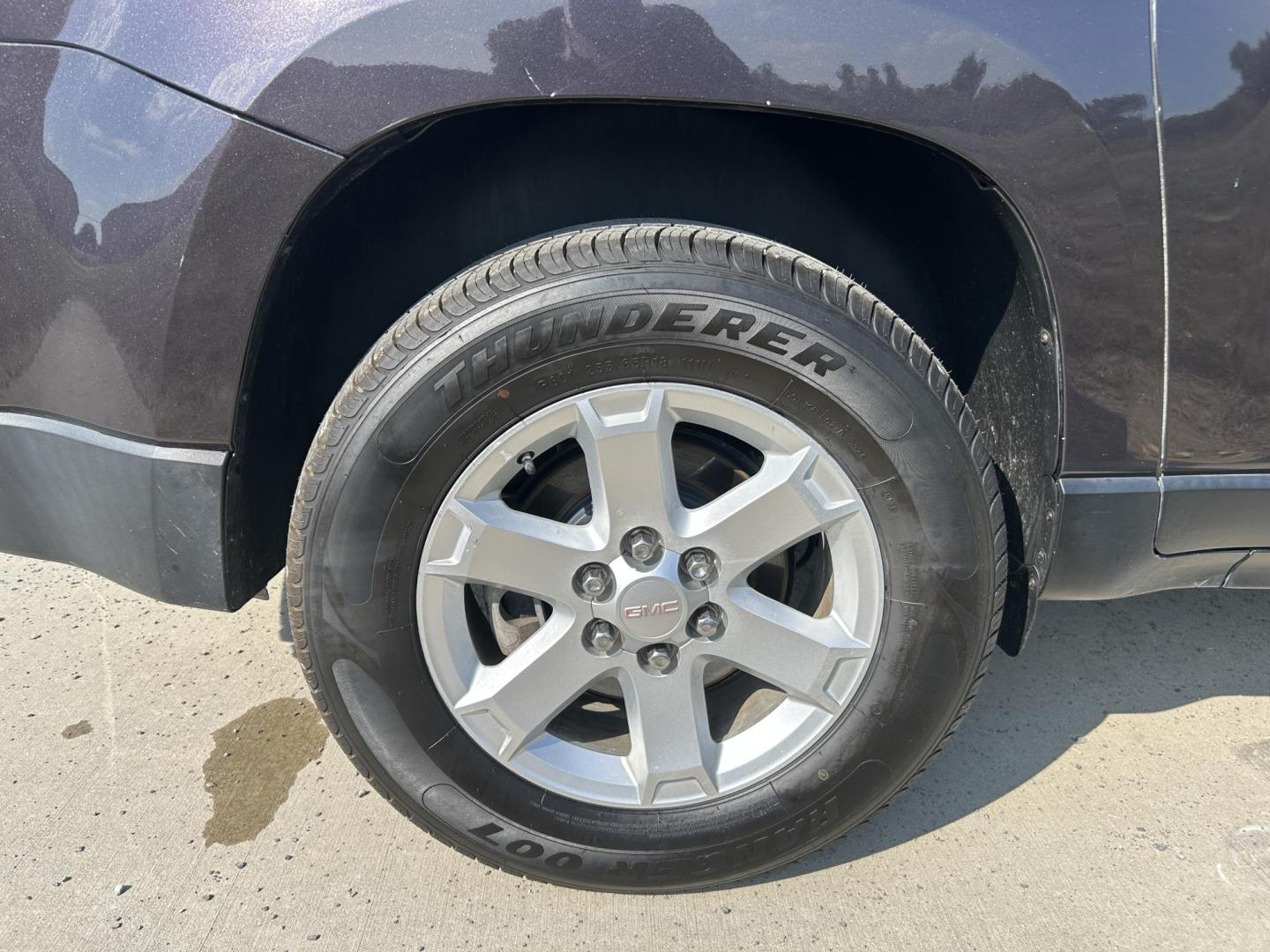 2015 BURGUNDY /Black GMC Acadia SLE-1 FWD (1GKKRNED1FJ) with an 3.6L V6 DOHC 24V engine, 6-Speed Automatic transmission, located at 506 S. Kingshighway, Cape Girardeau, MO, 63703, (573) 235-5000, 37.294991, -89.553635 - ***Salvage Title*** 2015 GMC Acadia SLE 120,XXX Miles 3.6L V6 Automatic Front Wheel Drive Back Up Camera Third Row Bluetooth Cruise Power Locks/Windows/Mirrors We have financing available and we accept trades! Fill out a credit application on our website or come by today! If you have any - Photo#21