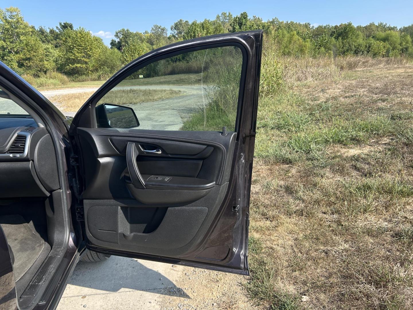 2015 BURGUNDY /Black GMC Acadia SLE-1 FWD (1GKKRNED1FJ) with an 3.6L V6 DOHC 24V engine, 6-Speed Automatic transmission, located at 506 S. Kingshighway, Cape Girardeau, MO, 63703, (573) 235-5000, 37.294991, -89.553635 - ***Salvage Title*** 2015 GMC Acadia SLE 120,XXX Miles 3.6L V6 Automatic Front Wheel Drive Back Up Camera Third Row Bluetooth Cruise Power Locks/Windows/Mirrors We have financing available and we accept trades! Fill out a credit application on our website or come by today! If you have any - Photo#25