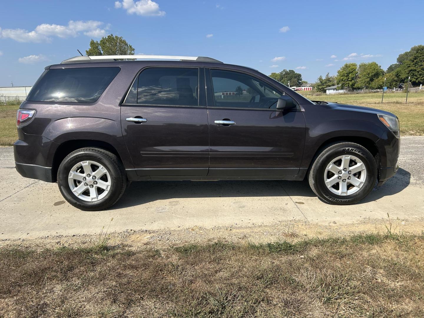 2015 BURGUNDY /Black GMC Acadia SLE-1 FWD (1GKKRNED1FJ) with an 3.6L V6 DOHC 24V engine, 6-Speed Automatic transmission, located at 506 S. Kingshighway, Cape Girardeau, MO, 63703, (573) 235-5000, 37.294991, -89.553635 - ***Salvage Title*** 2015 GMC Acadia SLE 120,XXX Miles 3.6L V6 Automatic Front Wheel Drive Back Up Camera Third Row Bluetooth Cruise Power Locks/Windows/Mirrors We have financing available and we accept trades! Fill out a credit application on our website or come by today! If you have any - Photo#14
