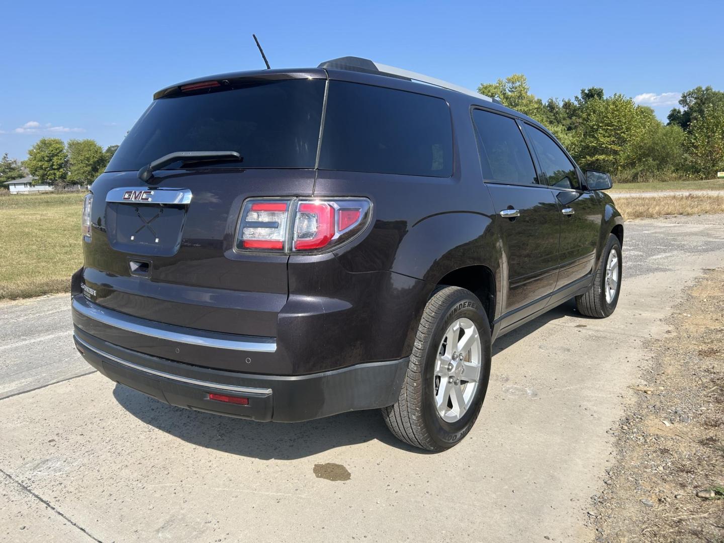 2015 BURGUNDY /Black GMC Acadia SLE-1 FWD (1GKKRNED1FJ) with an 3.6L V6 DOHC 24V engine, 6-Speed Automatic transmission, located at 506 S. Kingshighway, Cape Girardeau, MO, 63703, (573) 235-5000, 37.294991, -89.553635 - ***Salvage Title*** 2015 GMC Acadia SLE 120,XXX Miles 3.6L V6 Automatic Front Wheel Drive Back Up Camera Third Row Bluetooth Cruise Power Locks/Windows/Mirrors We have financing available and we accept trades! Fill out a credit application on our website or come by today! If you have any - Photo#13