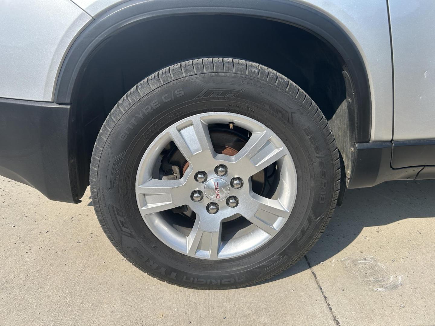 2012 SILVER /Black GMC Acadia SLE-1 FWD (1GKKRNED9CJ) with an 3.6L V6 DOHC 24V engine, 6-Speed Automatic transmission, located at 506 S. Kingshighway, Cape Girardeau, MO, 63703, (573) 235-5000, 37.294991, -89.553635 - 2012 GMC Acadia SLE 86,XXX Miles 3.6L V6 Automatic Front Wheel Drive Remote Start Bluetooth Cruise Power Locks/Windows/Mirrors We have financing available and we accept trades! Fill out a credit application on our website or come by today! If you have any questions, give us a call at (573) - Photo#25