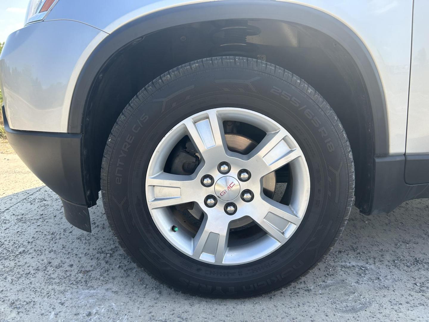 2012 SILVER /Black GMC Acadia SLE-1 FWD (1GKKRNED9CJ) with an 3.6L V6 DOHC 24V engine, 6-Speed Automatic transmission, located at 506 S. Kingshighway, Cape Girardeau, MO, 63703, (573) 235-5000, 37.294991, -89.553635 - 2012 GMC Acadia SLE 86,XXX Miles 3.6L V6 Automatic Front Wheel Drive Remote Start Bluetooth Cruise Power Locks/Windows/Mirrors We have financing available and we accept trades! Fill out a credit application on our website or come by today! If you have any questions, give us a call at (573) - Photo#22