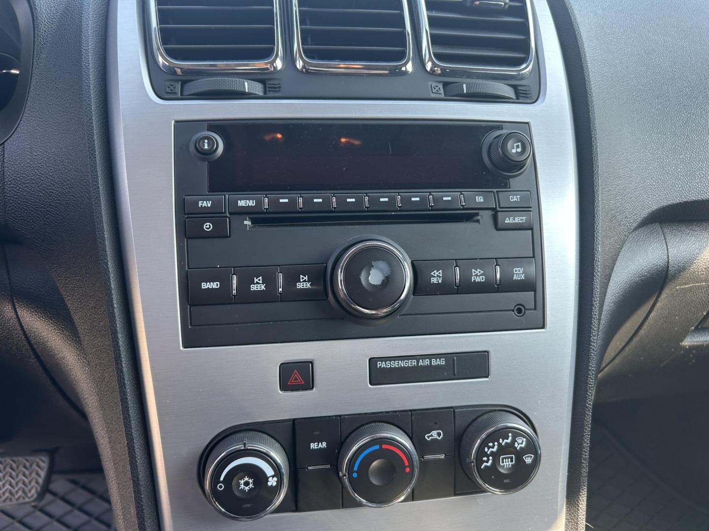 2012 SILVER /Black GMC Acadia SLE-1 FWD (1GKKRNED9CJ) with an 3.6L V6 DOHC 24V engine, 6-Speed Automatic transmission, located at 506 S. Kingshighway, Cape Girardeau, MO, 63703, (573) 235-5000, 37.294991, -89.553635 - 2012 GMC Acadia SLE 86,XXX Miles 3.6L V6 Automatic Front Wheel Drive Remote Start Bluetooth Cruise Power Locks/Windows/Mirrors We have financing available and we accept trades! Fill out a credit application on our website or come by today! If you have any questions, give us a call at (573) - Photo#28