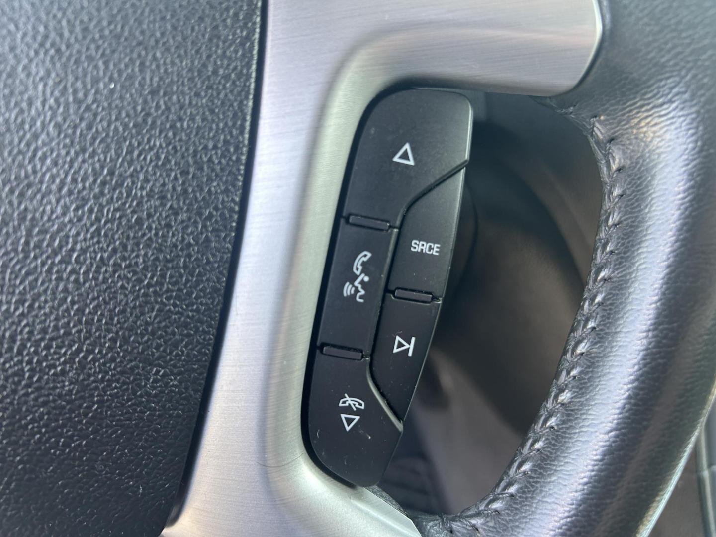 2012 SILVER /Black GMC Acadia SLE-1 FWD (1GKKRNED9CJ) with an 3.6L V6 DOHC 24V engine, 6-Speed Automatic transmission, located at 506 S. Kingshighway, Cape Girardeau, MO, 63703, (573) 235-5000, 37.294991, -89.553635 - 2012 GMC Acadia SLE 86,XXX Miles 3.6L V6 Automatic Front Wheel Drive Remote Start Bluetooth Cruise Power Locks/Windows/Mirrors We have financing available and we accept trades! Fill out a credit application on our website or come by today! If you have any questions, give us a call at (573) - Photo#31