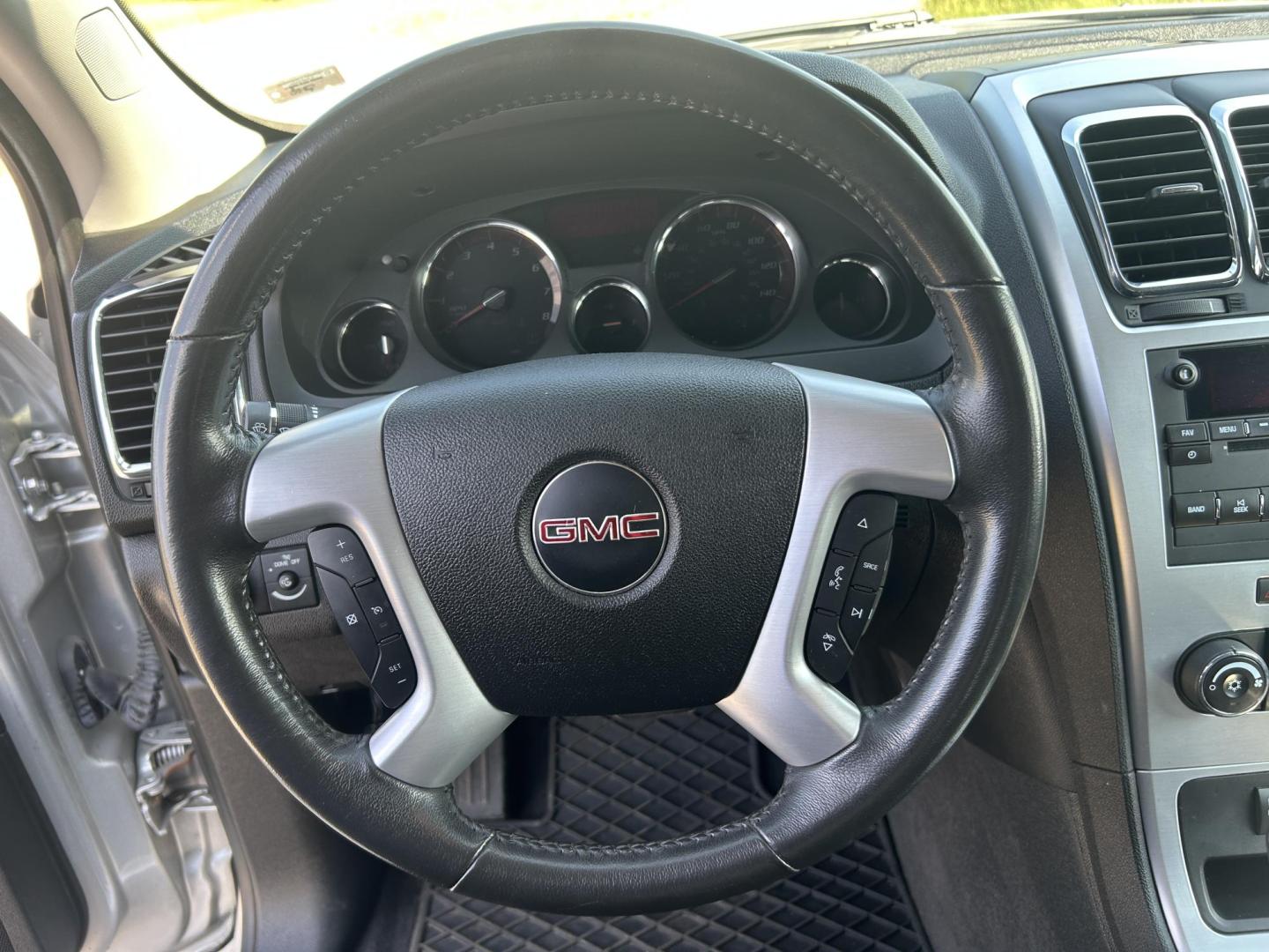 2012 SILVER /Black GMC Acadia SLE-1 FWD (1GKKRNED9CJ) with an 3.6L V6 DOHC 24V engine, 6-Speed Automatic transmission, located at 506 S. Kingshighway, Cape Girardeau, MO, 63703, (573) 235-5000, 37.294991, -89.553635 - 2012 GMC Acadia SLE 86,XXX Miles 3.6L V6 Automatic Front Wheel Drive Remote Start Bluetooth Cruise Power Locks/Windows/Mirrors We have financing available and we accept trades! Fill out a credit application on our website or come by today! If you have any questions, give us a call at (573) - Photo#29