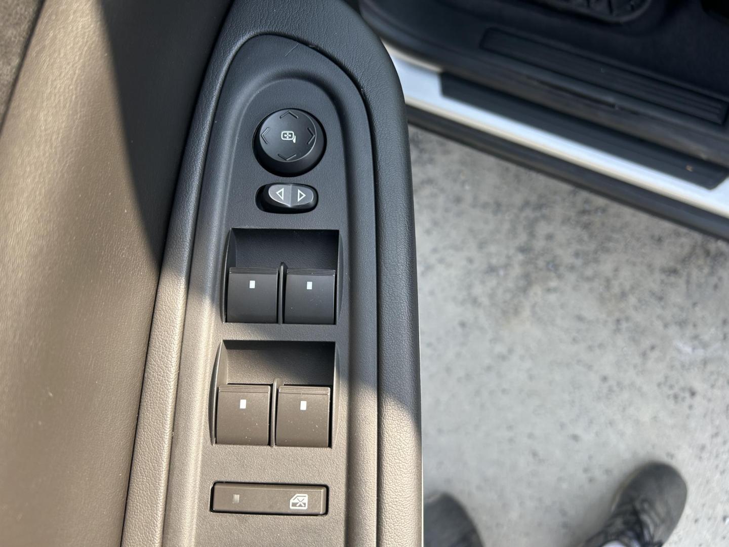 2012 SILVER /Black GMC Acadia SLE-1 FWD (1GKKRNED9CJ) with an 3.6L V6 DOHC 24V engine, 6-Speed Automatic transmission, located at 506 S. Kingshighway, Cape Girardeau, MO, 63703, (573) 235-5000, 37.294991, -89.553635 - 2012 GMC Acadia SLE 86,XXX Miles 3.6L V6 Automatic Front Wheel Drive Remote Start Bluetooth Cruise Power Locks/Windows/Mirrors We have financing available and we accept trades! Fill out a credit application on our website or come by today! If you have any questions, give us a call at (573) - Photo#35