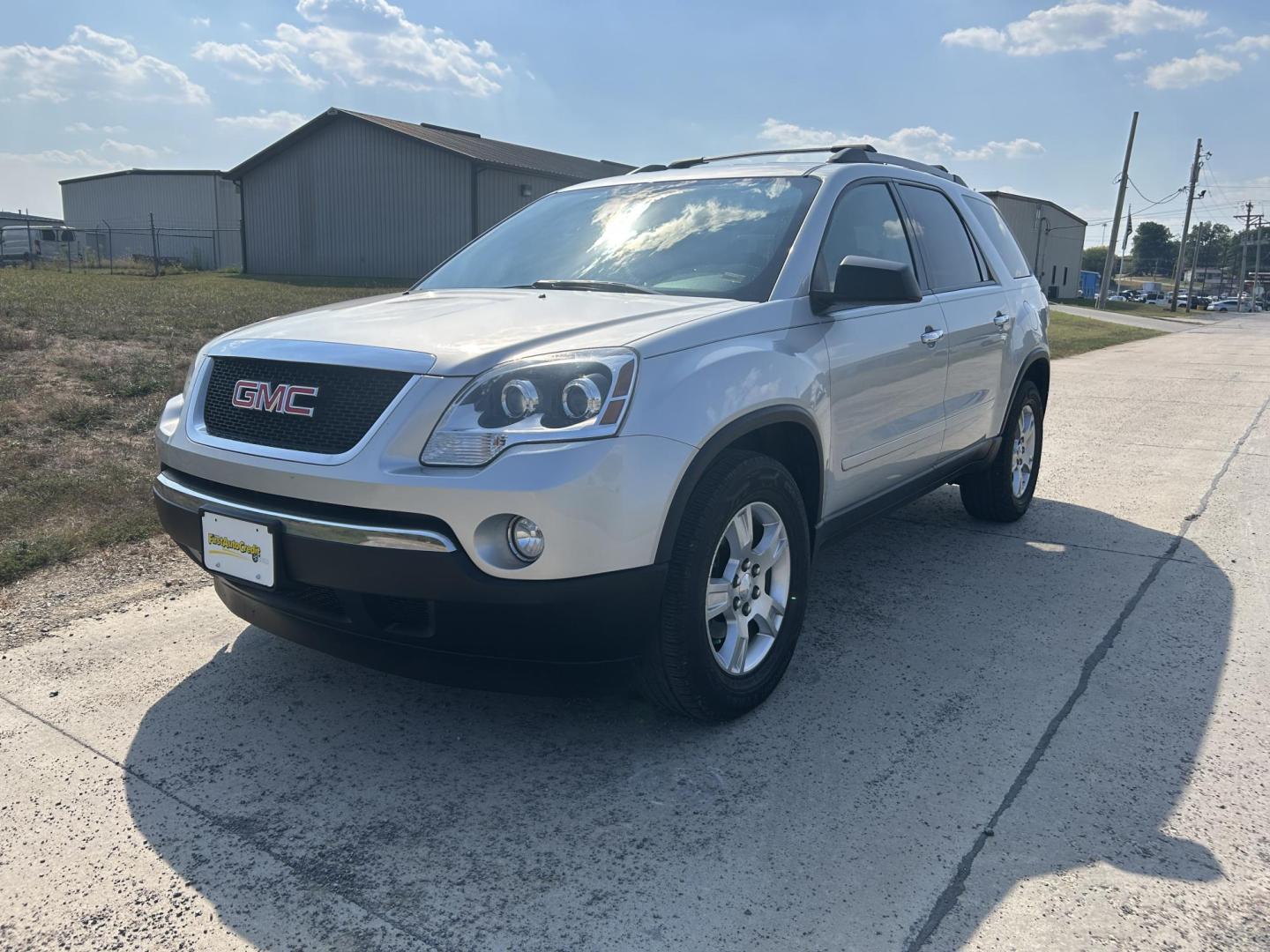 2012 SILVER /Black GMC Acadia SLE-1 FWD (1GKKRNED9CJ) with an 3.6L V6 DOHC 24V engine, 6-Speed Automatic transmission, located at 506 S. Kingshighway, Cape Girardeau, MO, 63703, (573) 235-5000, 37.294991, -89.553635 - 2012 GMC Acadia SLE 86,XXX Miles 3.6L V6 Automatic Front Wheel Drive Remote Start Bluetooth Cruise Power Locks/Windows/Mirrors We have financing available and we accept trades! Fill out a credit application on our website or come by today! If you have any questions, give us a call at (573) - Photo#5