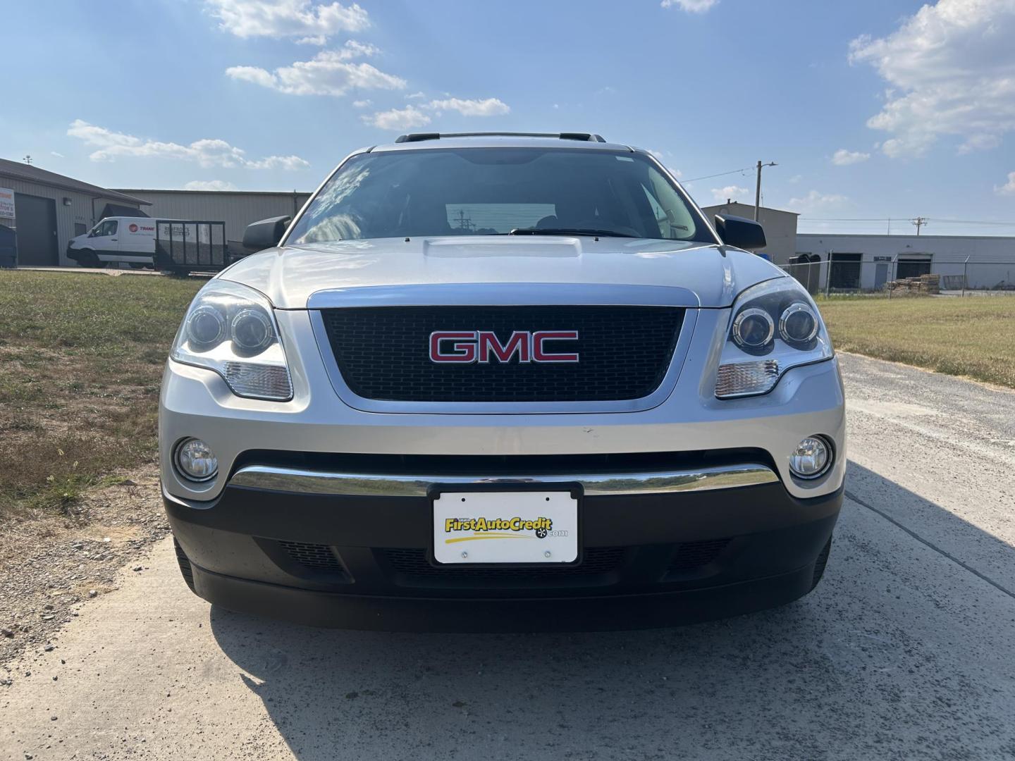 2012 SILVER /Black GMC Acadia SLE-1 FWD (1GKKRNED9CJ) with an 3.6L V6 DOHC 24V engine, 6-Speed Automatic transmission, located at 506 S. Kingshighway, Cape Girardeau, MO, 63703, (573) 235-5000, 37.294991, -89.553635 - 2012 GMC Acadia SLE 86,XXX Miles 3.6L V6 Automatic Front Wheel Drive Remote Start Bluetooth Cruise Power Locks/Windows/Mirrors We have financing available and we accept trades! Fill out a credit application on our website or come by today! If you have any questions, give us a call at (573) - Photo#4