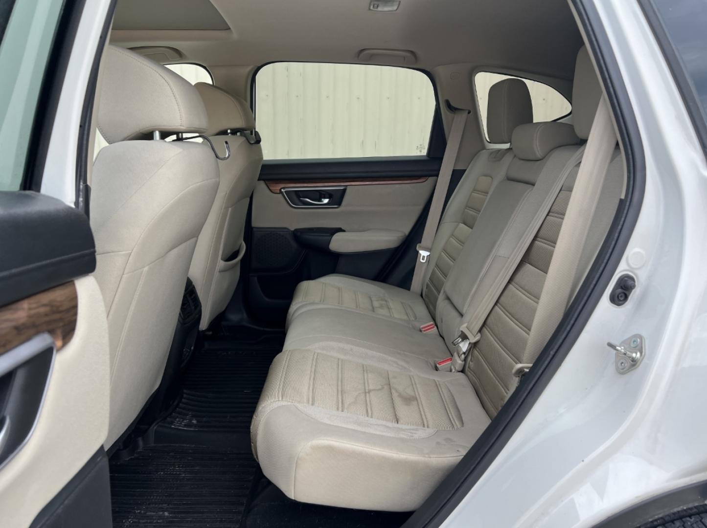 2017 WHITE /Tan Cloth Honda CR-V EX AWD (5J6RW2H53HL) with an 1.5L 4 Cyl. engine, CVT transmission, located at 2990 Old Orchard Rd., Jackson, MO, 63755, 37.354214, -89.612106 - We have financing available and we accept trades! Fill out a credit application on our website or come by today! If you have any questions, give us a call at (573) 204-7777 or visit our website at firstautocredit.com. - Photo#7