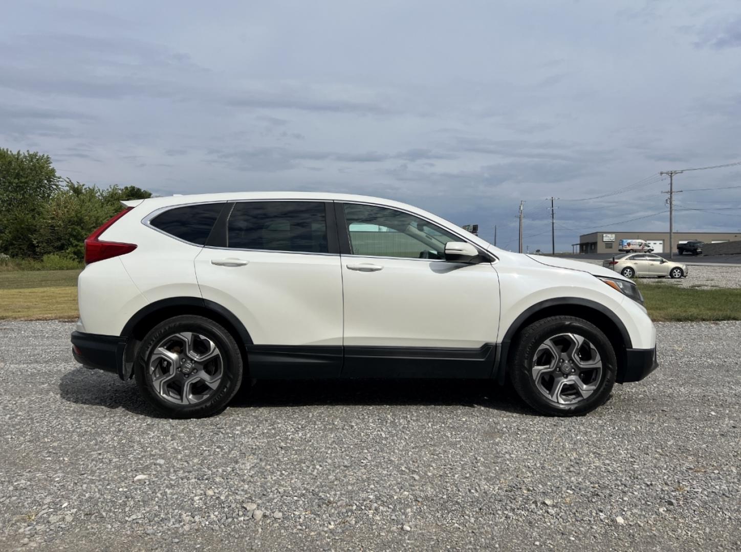 2017 WHITE /Tan Cloth Honda CR-V EX AWD (5J6RW2H53HL) with an 1.5L 4 Cyl. engine, CVT transmission, located at 2990 Old Orchard Rd., Jackson, MO, 63755, 37.354214, -89.612106 - We have financing available and we accept trades! Fill out a credit application on our website or come by today! If you have any questions, give us a call at (573) 204-7777 or visit our website at firstautocredit.com. - Photo#8