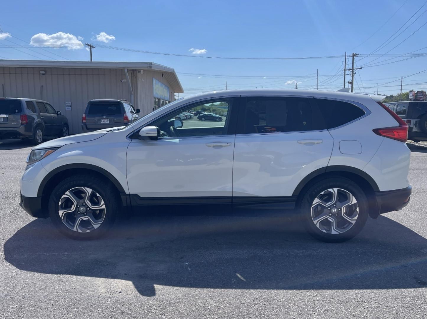 2017 WHITE /Tan Cloth Honda CR-V EX AWD (5J6RW2H53HL) with an 1.5L 4 Cyl. engine, CVT transmission, located at 2990 Old Orchard Rd., Jackson, MO, 63755, 37.354214, -89.612106 - We have financing available and we accept trades! Fill out a credit application on our website or come by today! If you have any questions, give us a call at (573) 204-7777 or visit our website at firstautocredit.com. - Photo#6