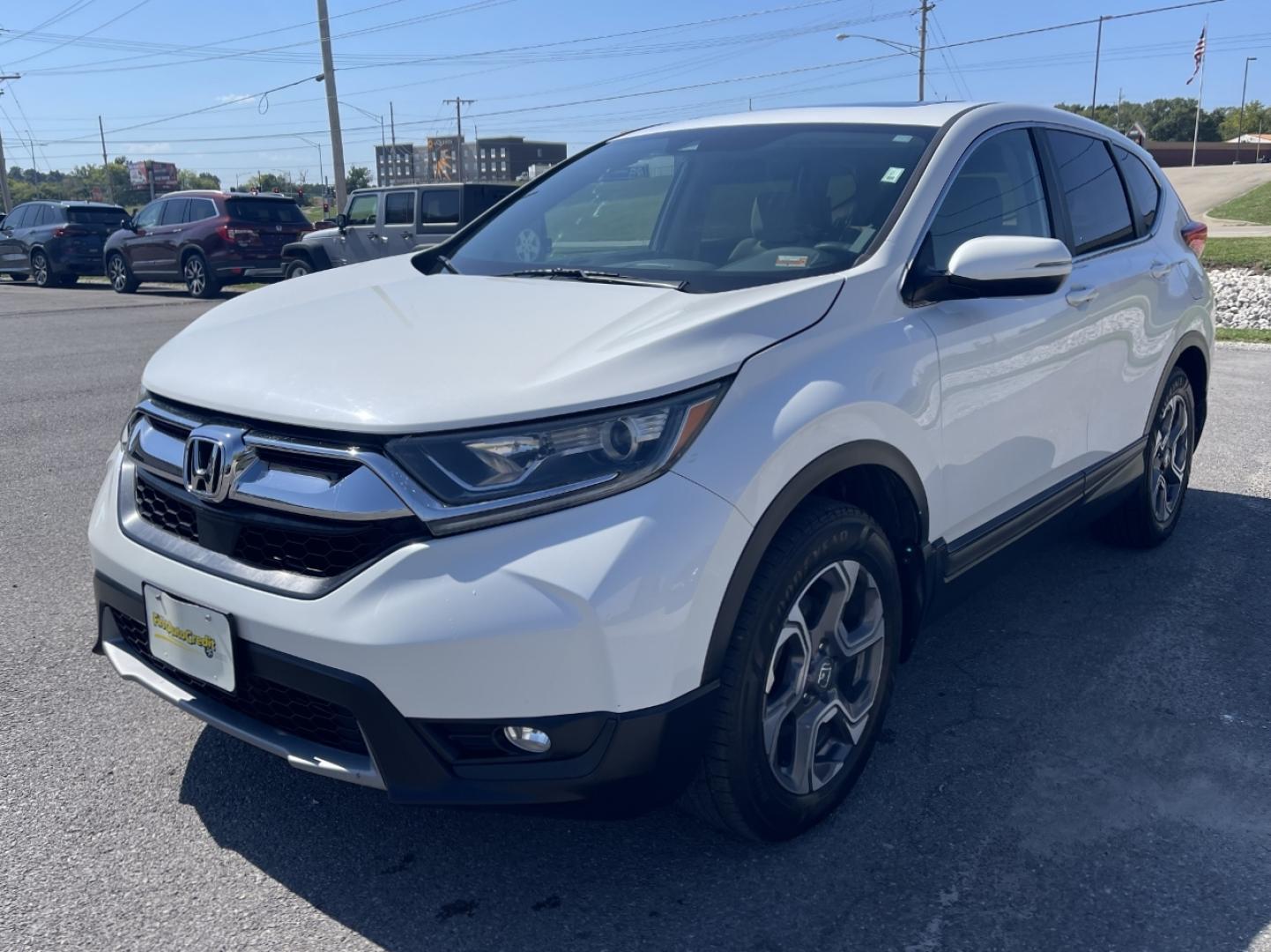 2017 WHITE /Tan Cloth Honda CR-V EX AWD (5J6RW2H53HL) with an 1.5L 4 Cyl. engine, CVT transmission, located at 2990 Old Orchard Rd., Jackson, MO, 63755, 37.354214, -89.612106 - We have financing available and we accept trades! Fill out a credit application on our website or come by today! If you have any questions, give us a call at (573) 204-7777 or visit our website at firstautocredit.com. - Photo#5
