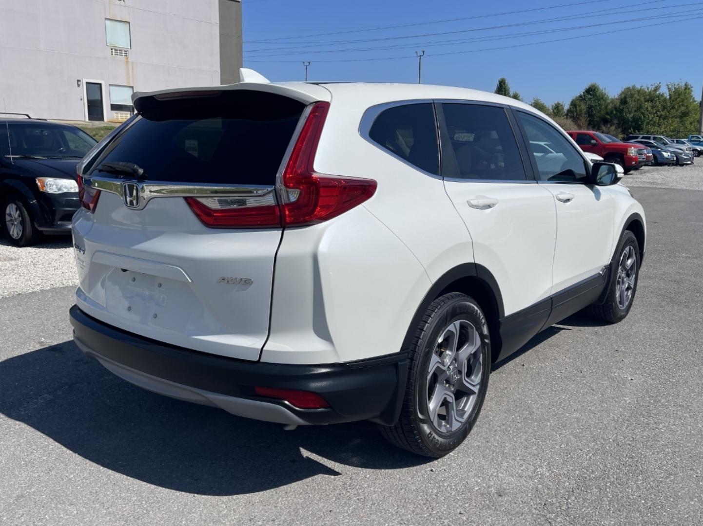 2017 WHITE /Tan Cloth Honda CR-V EX AWD (5J6RW2H53HL) with an 1.5L 4 Cyl. engine, CVT transmission, located at 2990 Old Orchard Rd., Jackson, MO, 63755, 37.354214, -89.612106 - We have financing available and we accept trades! Fill out a credit application on our website or come by today! If you have any questions, give us a call at (573) 204-7777 or visit our website at firstautocredit.com. - Photo#8