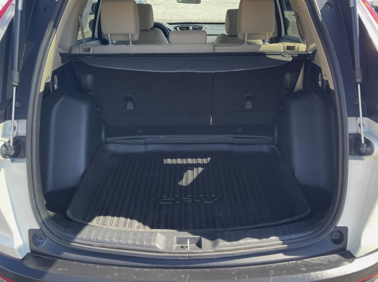 2017 WHITE /Tan Cloth Honda CR-V EX AWD (5J6RW2H53HL) with an 1.5L 4 Cyl. engine, CVT transmission, located at 2990 Old Orchard Rd., Jackson, MO, 63755, 37.354214, -89.612106 - We have financing available and we accept trades! Fill out a credit application on our website or come by today! If you have any questions, give us a call at (573) 204-7777 or visit our website at firstautocredit.com. - Photo#22