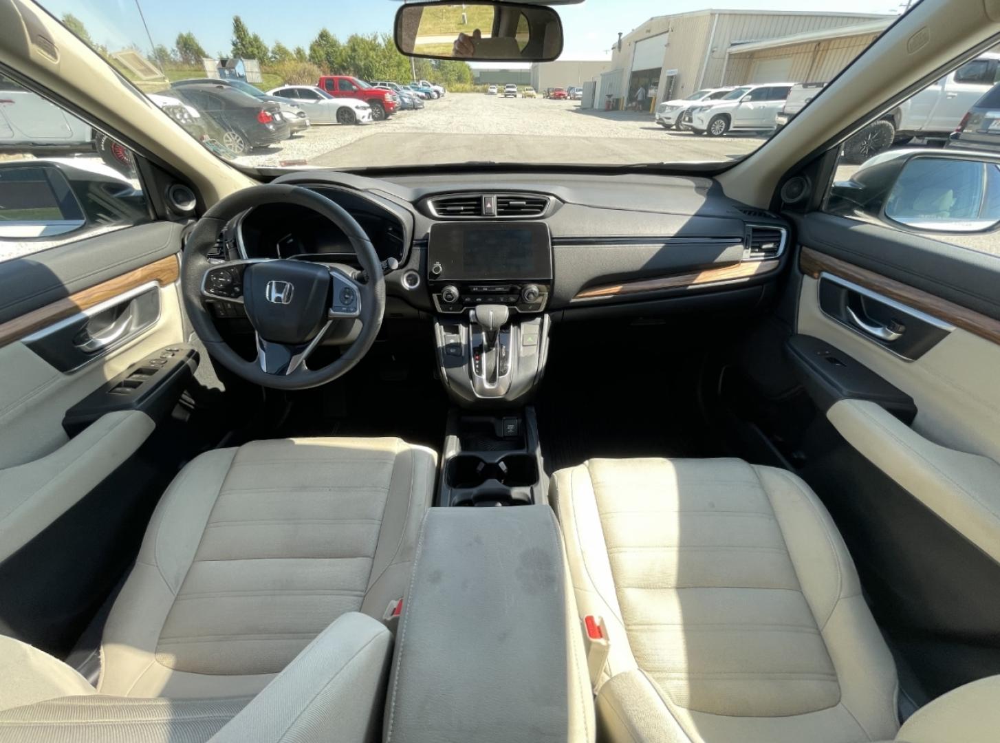 2017 WHITE /Tan Cloth Honda CR-V EX AWD (5J6RW2H53HL) with an 1.5L 4 Cyl. engine, CVT transmission, located at 2990 Old Orchard Rd., Jackson, MO, 63755, 37.354214, -89.612106 - We have financing available and we accept trades! Fill out a credit application on our website or come by today! If you have any questions, give us a call at (573) 204-7777 or visit our website at firstautocredit.com. - Photo#24