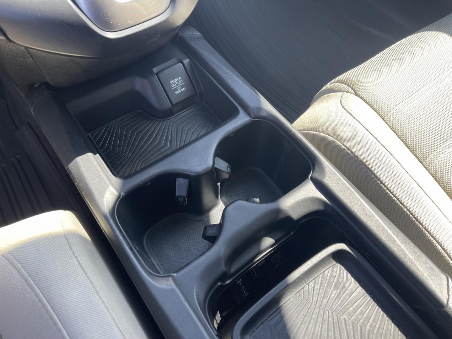 2017 WHITE /Tan Cloth Honda CR-V EX AWD (5J6RW2H53HL) with an 1.5L 4 Cyl. engine, CVT transmission, located at 2990 Old Orchard Rd., Jackson, MO, 63755, 37.354214, -89.612106 - We have financing available and we accept trades! Fill out a credit application on our website or come by today! If you have any questions, give us a call at (573) 204-7777 or visit our website at firstautocredit.com. - Photo#27