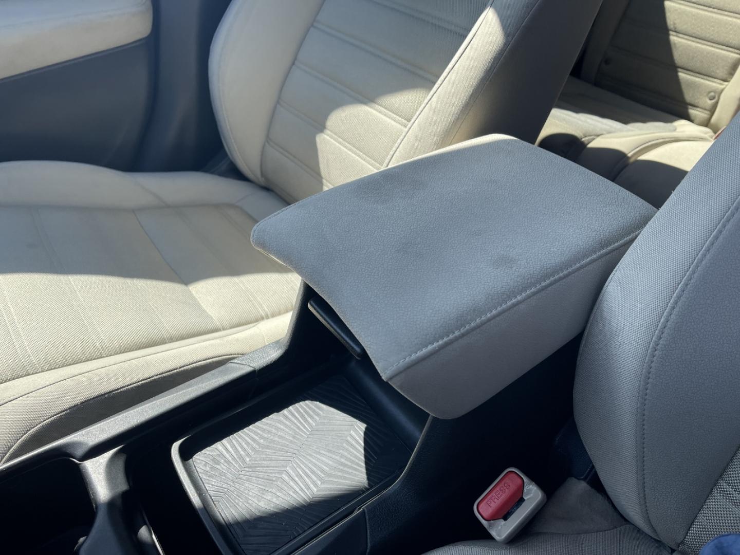 2017 WHITE /Tan Cloth Honda CR-V EX AWD (5J6RW2H53HL) with an 1.5L 4 Cyl. engine, CVT transmission, located at 2990 Old Orchard Rd., Jackson, MO, 63755, 37.354214, -89.612106 - We have financing available and we accept trades! Fill out a credit application on our website or come by today! If you have any questions, give us a call at (573) 204-7777 or visit our website at firstautocredit.com. - Photo#28