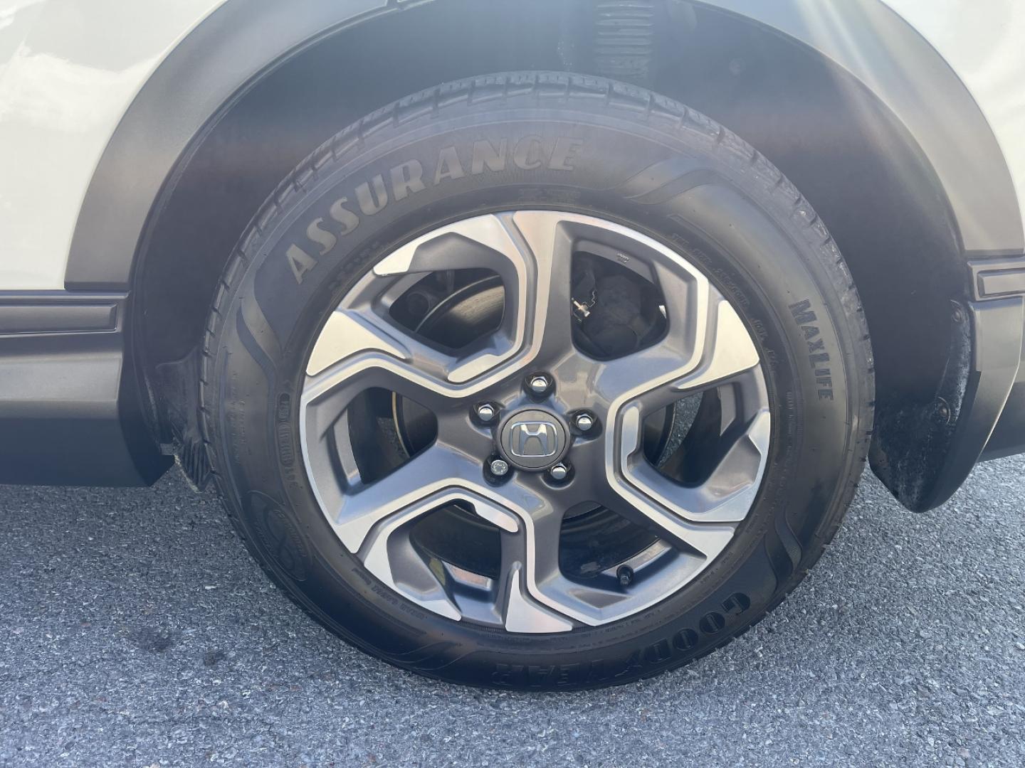 2017 WHITE /Tan Cloth Honda CR-V EX AWD (5J6RW2H53HL) with an 1.5L 4 Cyl. engine, CVT transmission, located at 2990 Old Orchard Rd., Jackson, MO, 63755, 37.354214, -89.612106 - We have financing available and we accept trades! Fill out a credit application on our website or come by today! If you have any questions, give us a call at (573) 204-7777 or visit our website at firstautocredit.com. - Photo#32