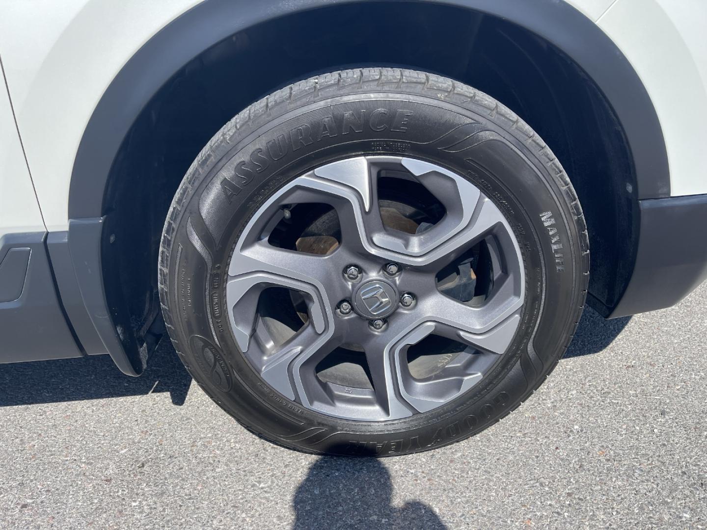 2017 WHITE /Tan Cloth Honda CR-V EX AWD (5J6RW2H53HL) with an 1.5L 4 Cyl. engine, CVT transmission, located at 2990 Old Orchard Rd., Jackson, MO, 63755, 37.354214, -89.612106 - We have financing available and we accept trades! Fill out a credit application on our website or come by today! If you have any questions, give us a call at (573) 204-7777 or visit our website at firstautocredit.com. - Photo#34