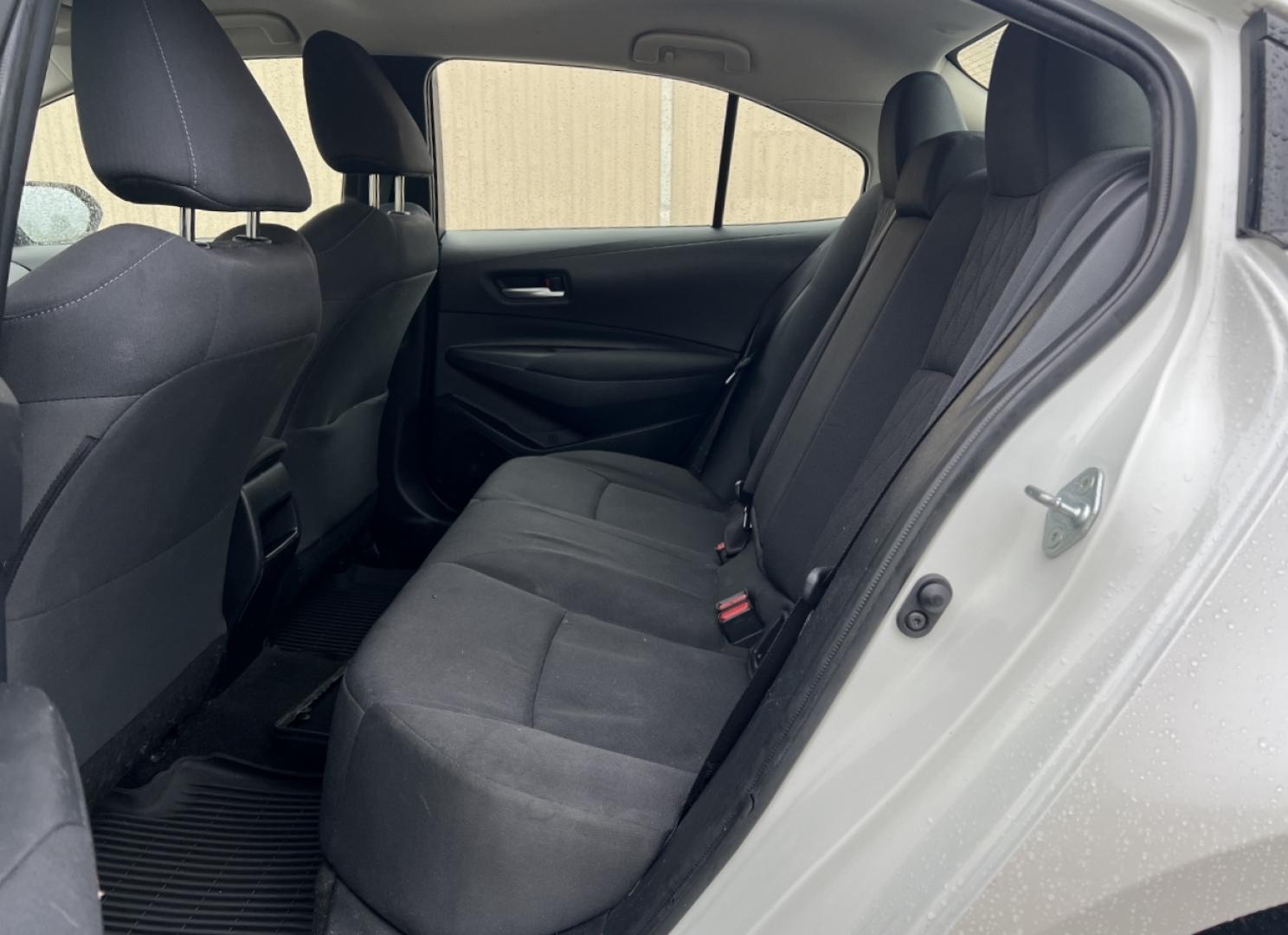 2020 WHITE /Black Cloth Toyota Corolla LE (JTDEPRAE6LJ) with an 1.8L 4 Cyl. engine, CVT transmission, located at 2990 Old Orchard Rd., Jackson, MO, 63755, 37.354214, -89.612106 - We have financing available and we accept trades! Fill out a credit application on our website or come by today! If you have any questions, give us a call at (573) 204-7777 or visit our website at firstautocredit.com. - Photo#5