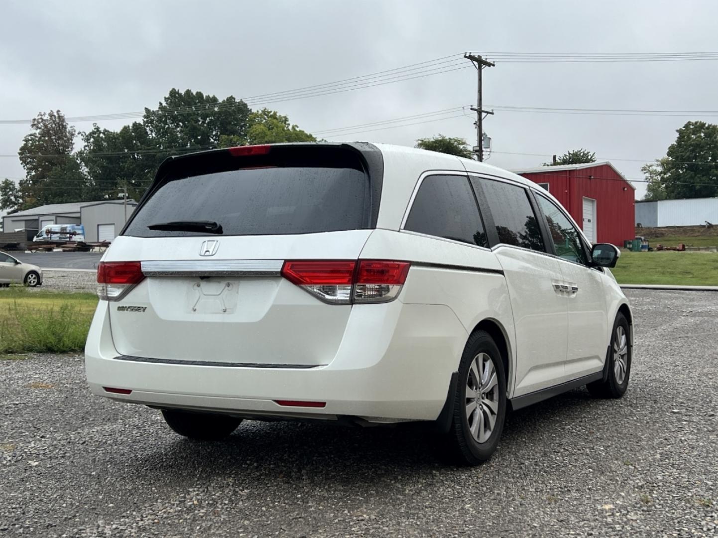 2017 WHITE /Gray Leather Honda Odyssey EX-L (5FNRL5H64HB) with an 3.5L V6 engine, Automatic transmission, located at 2990 Old Orchard Rd., Jackson, MO, 63755, 37.354214, -89.612106 - We have financing available and we accept trades! Fill out a credit application on our website or come by today! If you have any questions, give us a call at (573) 204-7777 or visit our website at firstautocredit.com. - Photo#10