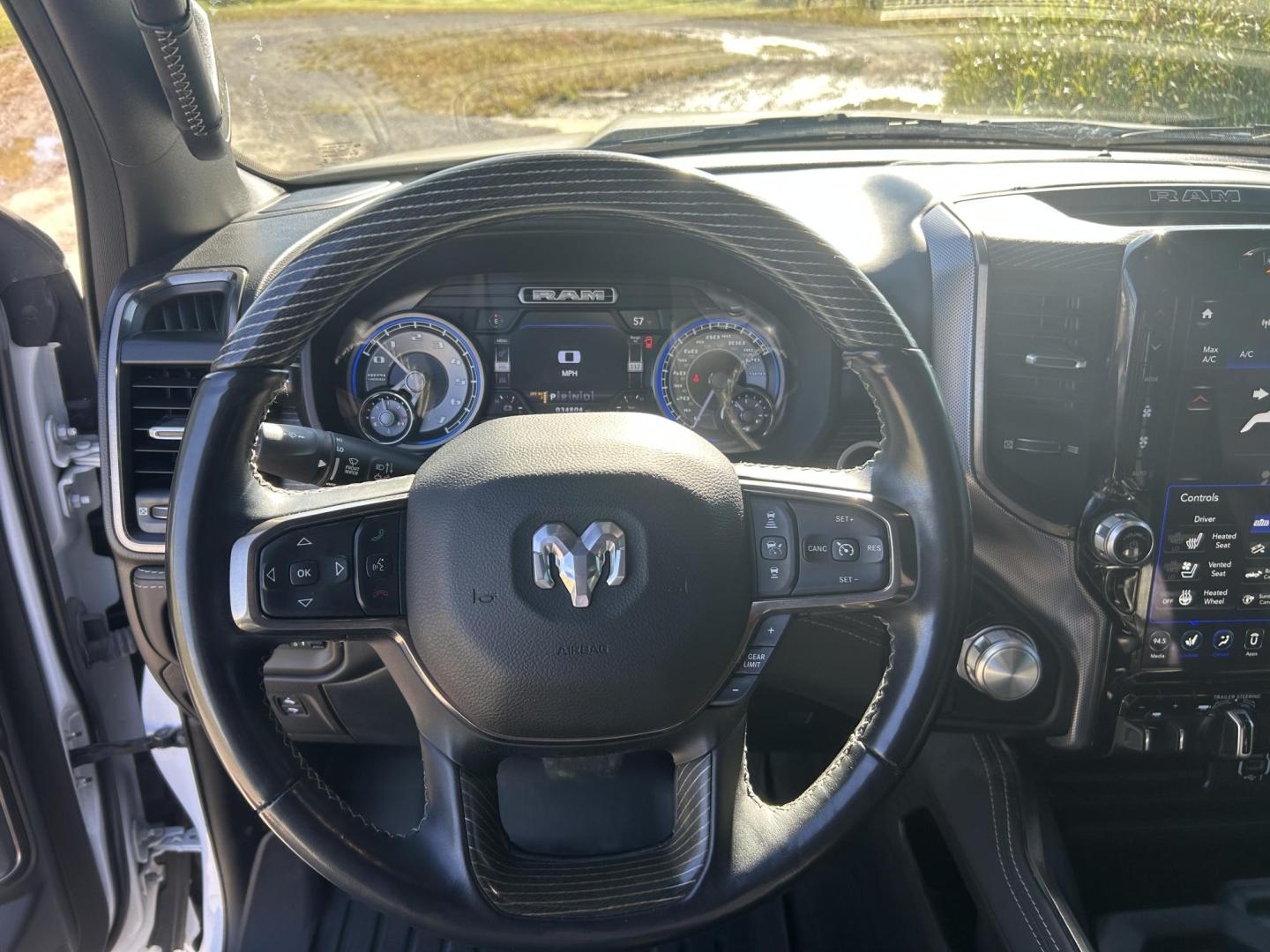 2021 WHITE /Black RAM 1500 Limited Crew Cab SWB 4WD (1C6SRFHT1MN) with an 5.7L V8 OHV 16V engine, Automatic transmission, located at 506 S. Kingshighway, Cape Girardeau, MO, 63703, (573) 235-5000, 37.294991, -89.553635 - 2021 Ram 1500 Longhorn 34xxx miles 4x4 5.7L V8 HEMI eTourque Automatic One Owner 4 Corner Air Suspension Leather Navigation Power/Heated/Cooled Seats Heated/Cooled Rear Seats Heated Steering Wheel Backup Camera Bluetooth Power Running Boards Harman Karmon Sound System Remote Start C - Photo#26