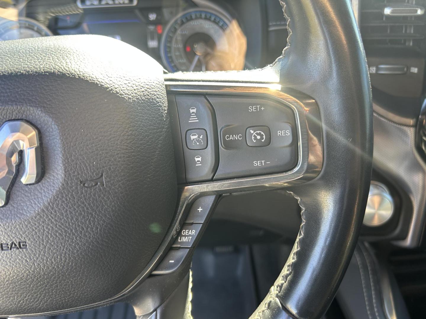 2021 WHITE /Black RAM 1500 Limited Crew Cab SWB 4WD (1C6SRFHT1MN) with an 5.7L V8 OHV 16V engine, Automatic transmission, located at 506 S. Kingshighway, Cape Girardeau, MO, 63703, (573) 235-5000, 37.294991, -89.553635 - 2021 Ram 1500 Longhorn 34xxx miles 4x4 5.7L V8 HEMI eTourque Automatic One Owner 4 Corner Air Suspension Leather Navigation Power/Heated/Cooled Seats Heated/Cooled Rear Seats Heated Steering Wheel Backup Camera Bluetooth Power Running Boards Harman Karmon Sound System Remote Start C - Photo#28