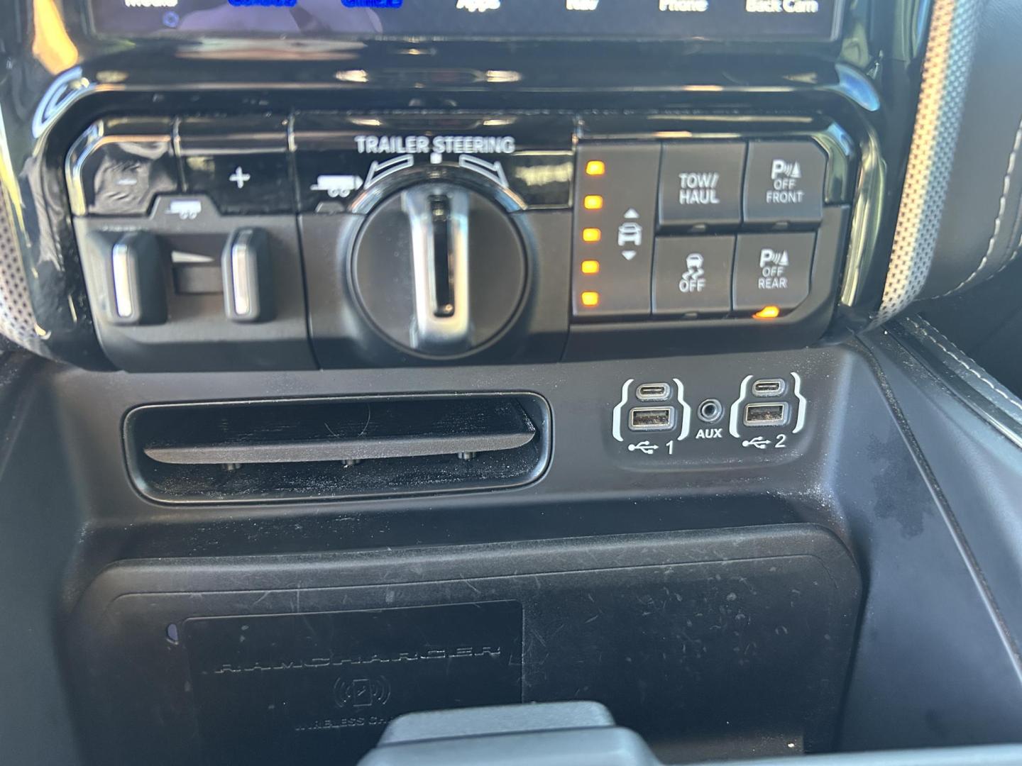 2021 WHITE /Black RAM 1500 Limited Crew Cab SWB 4WD (1C6SRFHT1MN) with an 5.7L V8 OHV 16V engine, Automatic transmission, located at 506 S. Kingshighway, Cape Girardeau, MO, 63703, (573) 235-5000, 37.294991, -89.553635 - 2021 Ram 1500 Longhorn 34xxx miles 4x4 5.7L V8 HEMI eTourque Automatic One Owner 4 Corner Air Suspension Leather Navigation Power/Heated/Cooled Seats Heated/Cooled Rear Seats Heated Steering Wheel Backup Camera Bluetooth Power Running Boards Harman Karmon Sound System Remote Start C - Photo#32
