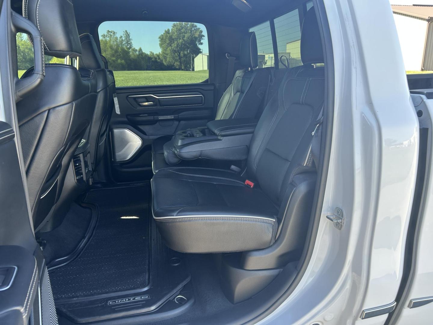 2021 WHITE /Black RAM 1500 Limited Crew Cab SWB 4WD (1C6SRFHT1MN) with an 5.7L V8 OHV 16V engine, Automatic transmission, located at 506 S. Kingshighway, Cape Girardeau, MO, 63703, (573) 235-5000, 37.294991, -89.553635 - 2021 Ram 1500 Longhorn 34xxx miles 4x4 5.7L V8 HEMI eTourque Automatic One Owner 4 Corner Air Suspension Leather Navigation Power/Heated/Cooled Seats Heated/Cooled Rear Seats Heated Steering Wheel Backup Camera Bluetooth Power Running Boards Harman Karmon Sound System Remote Start C - Photo#24