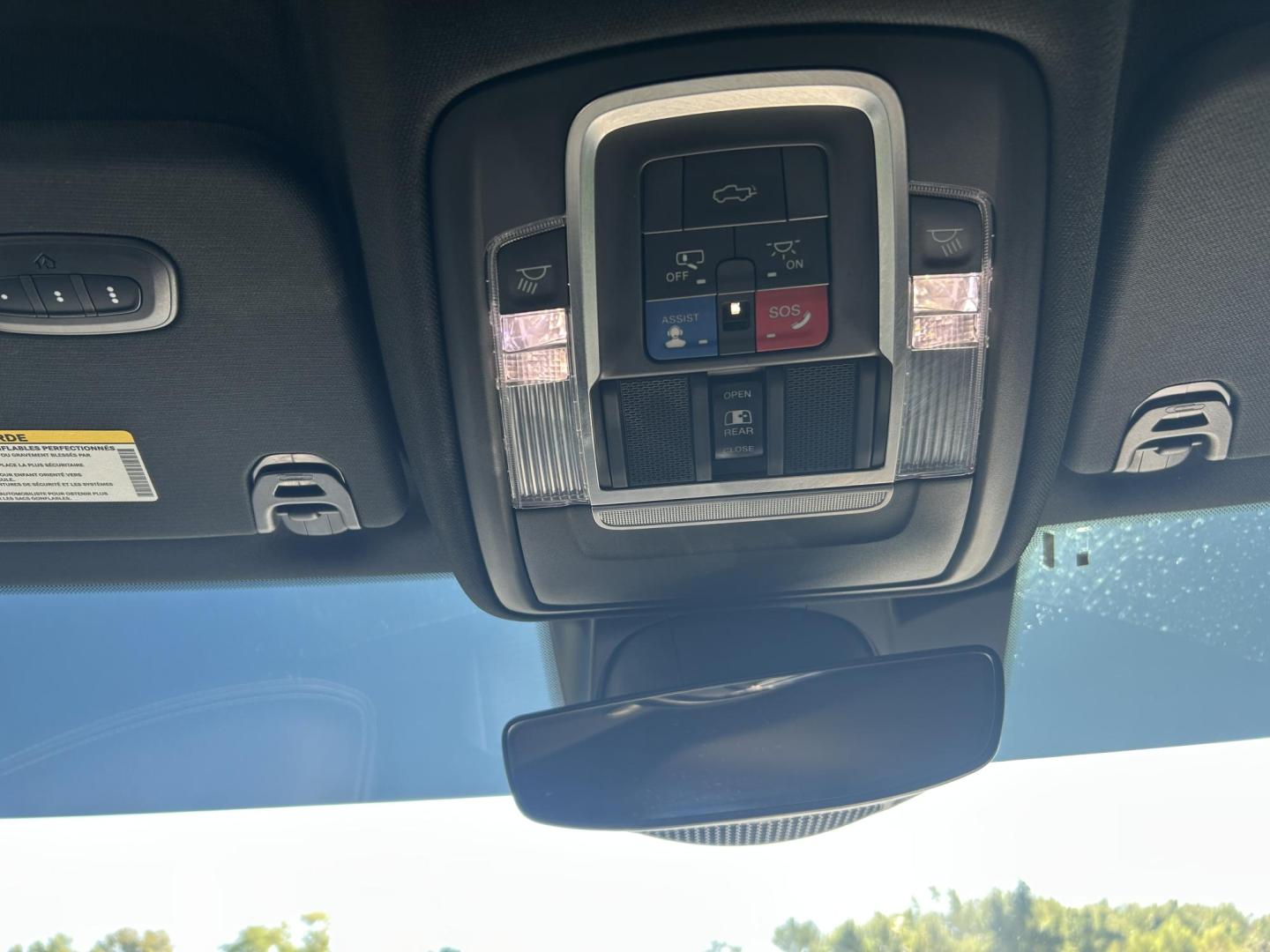 2021 WHITE /Black RAM 1500 Limited Crew Cab SWB 4WD (1C6SRFHT1MN) with an 5.7L V8 OHV 16V engine, Automatic transmission, located at 506 S. Kingshighway, Cape Girardeau, MO, 63703, (573) 235-5000, 37.294991, -89.553635 - 2021 Ram 1500 Longhorn 34xxx miles 4x4 5.7L V8 HEMI eTourque Automatic One Owner 4 Corner Air Suspension Leather Navigation Power/Heated/Cooled Seats Heated/Cooled Rear Seats Heated Steering Wheel Backup Camera Bluetooth Power Running Boards Harman Karmon Sound System Remote Start C - Photo#38