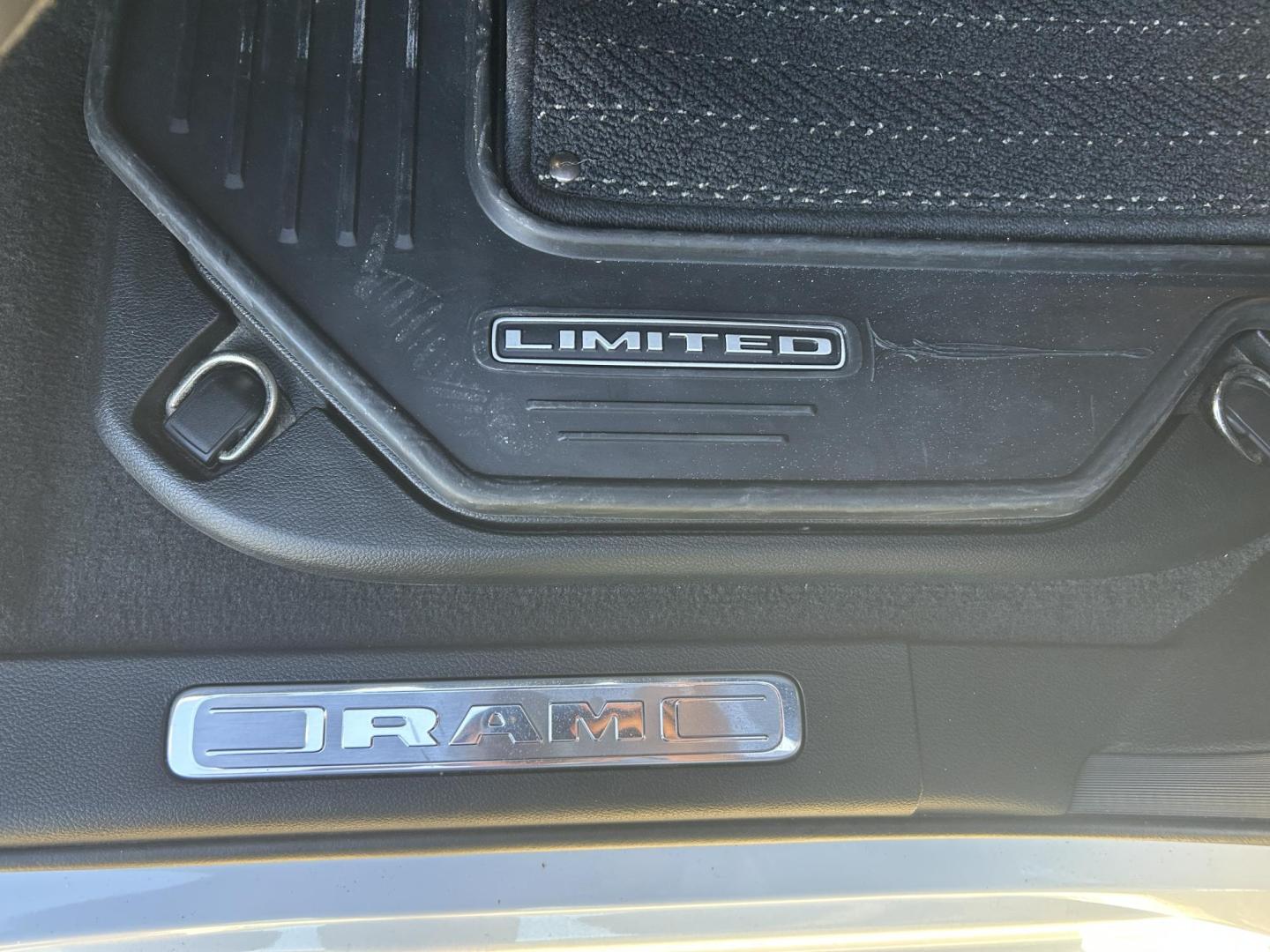 2021 WHITE /Black RAM 1500 Limited Crew Cab SWB 4WD (1C6SRFHT1MN) with an 5.7L V8 OHV 16V engine, Automatic transmission, located at 506 S. Kingshighway, Cape Girardeau, MO, 63703, (573) 235-5000, 37.294991, -89.553635 - 2021 Ram 1500 Longhorn 34xxx miles 4x4 5.7L V8 HEMI eTourque Automatic One Owner 4 Corner Air Suspension Leather Navigation Power/Heated/Cooled Seats Heated/Cooled Rear Seats Heated Steering Wheel Backup Camera Bluetooth Power Running Boards Harman Karmon Sound System Remote Start C - Photo#39