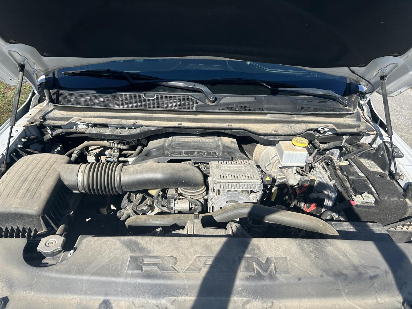 2021 WHITE /Black RAM 1500 Limited Crew Cab SWB 4WD (1C6SRFHT1MN) with an 5.7L V8 OHV 16V engine, Automatic transmission, located at 506 S. Kingshighway, Cape Girardeau, MO, 63703, (573) 235-5000, 37.294991, -89.553635 - 2021 Ram 1500 Longhorn 34xxx miles 4x4 5.7L V8 HEMI eTourque Automatic One Owner 4 Corner Air Suspension Leather Navigation Power/Heated/Cooled Seats Heated/Cooled Rear Seats Heated Steering Wheel Backup Camera Bluetooth Power Running Boards Harman Karmon Sound System Remote Start C - Photo#42