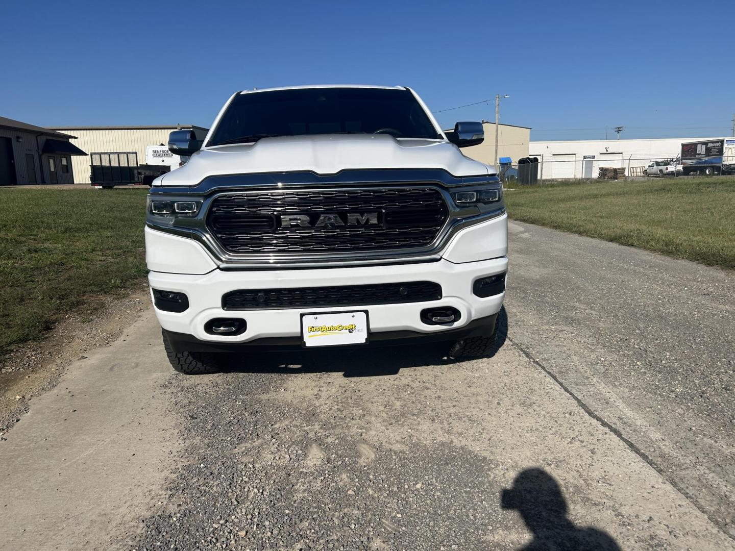 2021 WHITE /Black RAM 1500 Limited Crew Cab SWB 4WD (1C6SRFHT1MN) with an 5.7L V8 OHV 16V engine, Automatic transmission, located at 506 S. Kingshighway, Cape Girardeau, MO, 63703, (573) 235-5000, 37.294991, -89.553635 - 2021 Ram 1500 Longhorn 34xxx miles 4x4 5.7L V8 HEMI eTourque Automatic One Owner 4 Corner Air Suspension Leather Navigation Power/Heated/Cooled Seats Heated/Cooled Rear Seats Heated Steering Wheel Backup Camera Bluetooth Power Running Boards Harman Karmon Sound System Remote Start C - Photo#6