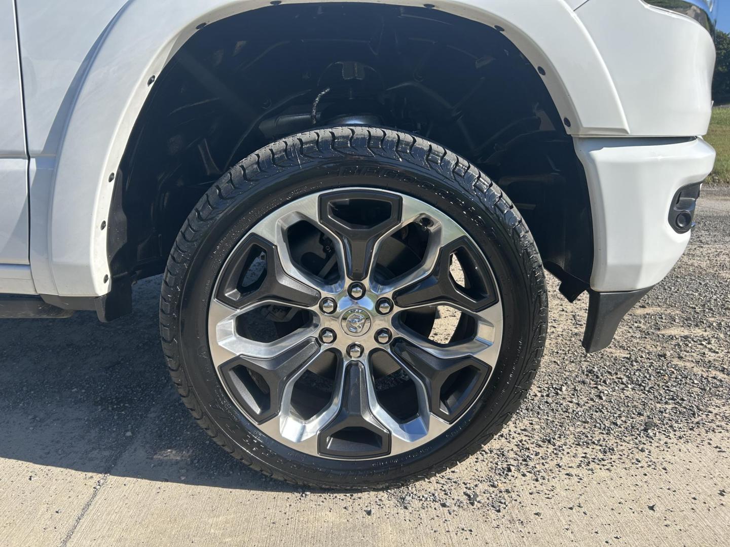 2021 WHITE /Black RAM 1500 Limited Crew Cab SWB 4WD (1C6SRFHT1MN) with an 5.7L V8 OHV 16V engine, Automatic transmission, located at 506 S. Kingshighway, Cape Girardeau, MO, 63703, (573) 235-5000, 37.294991, -89.553635 - 2021 Ram 1500 Longhorn 34xxx miles 4x4 5.7L V8 HEMI eTourque Automatic One Owner 4 Corner Air Suspension Leather Navigation Power/Heated/Cooled Seats Heated/Cooled Rear Seats Heated Steering Wheel Backup Camera Bluetooth Power Running Boards Harman Karmon Sound System Remote Start C - Photo#50