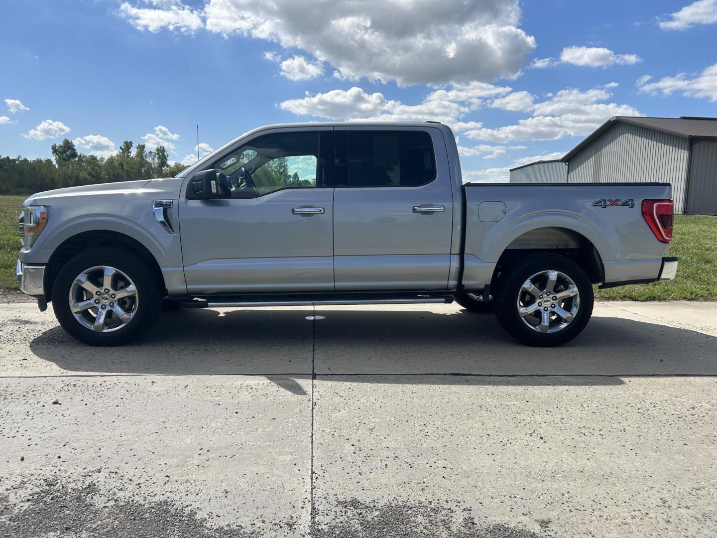 2021 SILVER /Gray Ford F-150 XL SuperCrew 6.5-ft. Bed 4WD (1FTFW1E51MK) with an 5.0L V8 OHV 16V engine, 6A transmission, located at 506 S. Kingshighway, Cape Girardeau, MO, 63703, (573) 235-5000, 37.294991, -89.553635 - 2021 Ford F-150 XLT 1-Owner 93xxx miles 4x4 5.0L V8 Automatic Backup Camera Power/Heated Seats Bluetooth Remote Start Cruise Power Windows/Locks/Mirrors We have financing available and we accept trades! Fill out a credit application on our website or come by today! If you have any quest - Photo#8