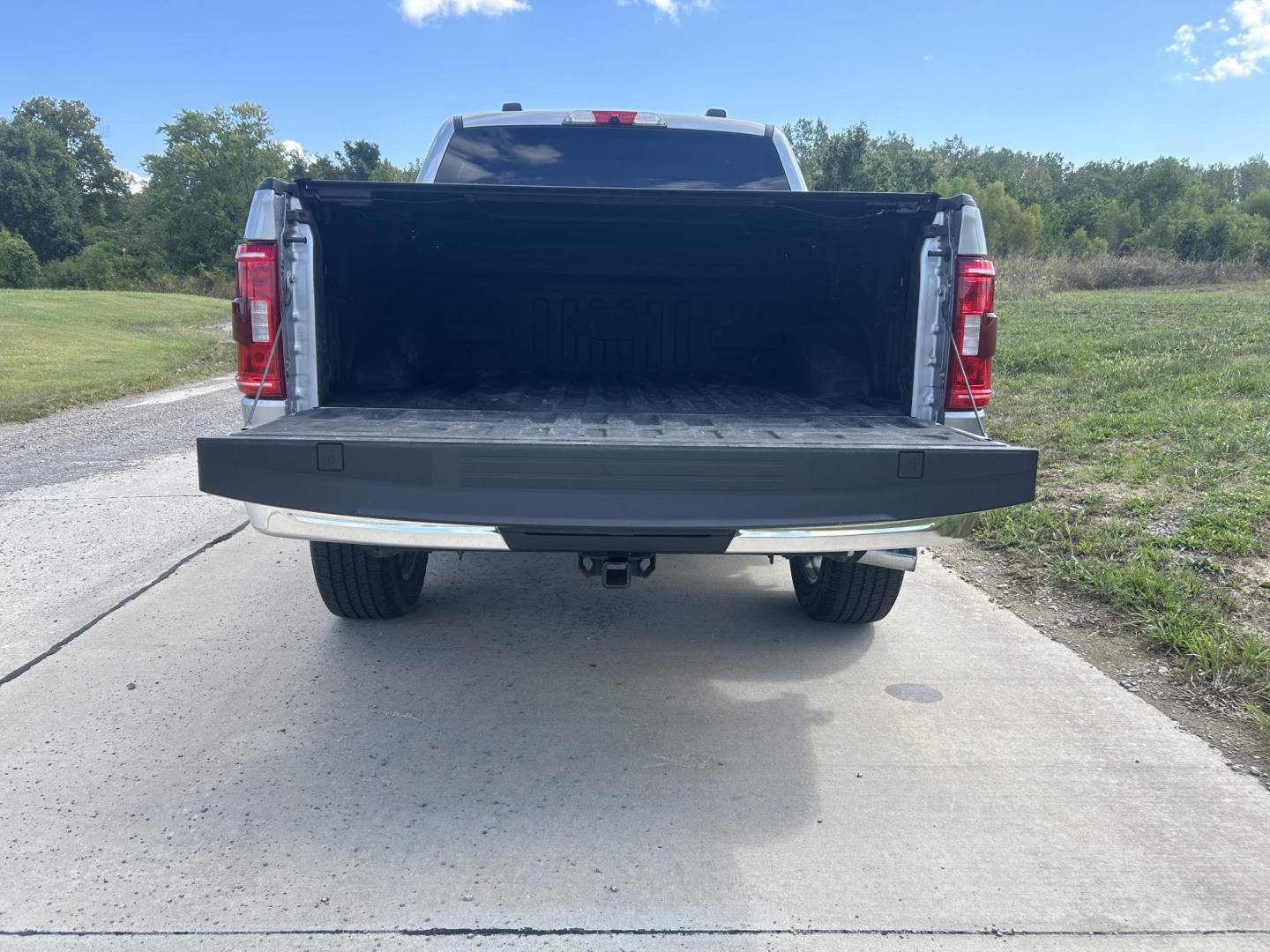 2021 SILVER /Gray Ford F-150 XL SuperCrew 6.5-ft. Bed 4WD (1FTFW1E51MK) with an 5.0L V8 OHV 16V engine, 6A transmission, located at 506 S. Kingshighway, Cape Girardeau, MO, 63703, (573) 235-5000, 37.294991, -89.553635 - 2021 Ford F-150 XLT 1-Owner 93xxx miles 4x4 5.0L V8 Automatic Backup Camera Power/Heated Seats Bluetooth Remote Start Cruise Power Windows/Locks/Mirrors We have financing available and we accept trades! Fill out a credit application on our website or come by today! If you have any quest - Photo#13