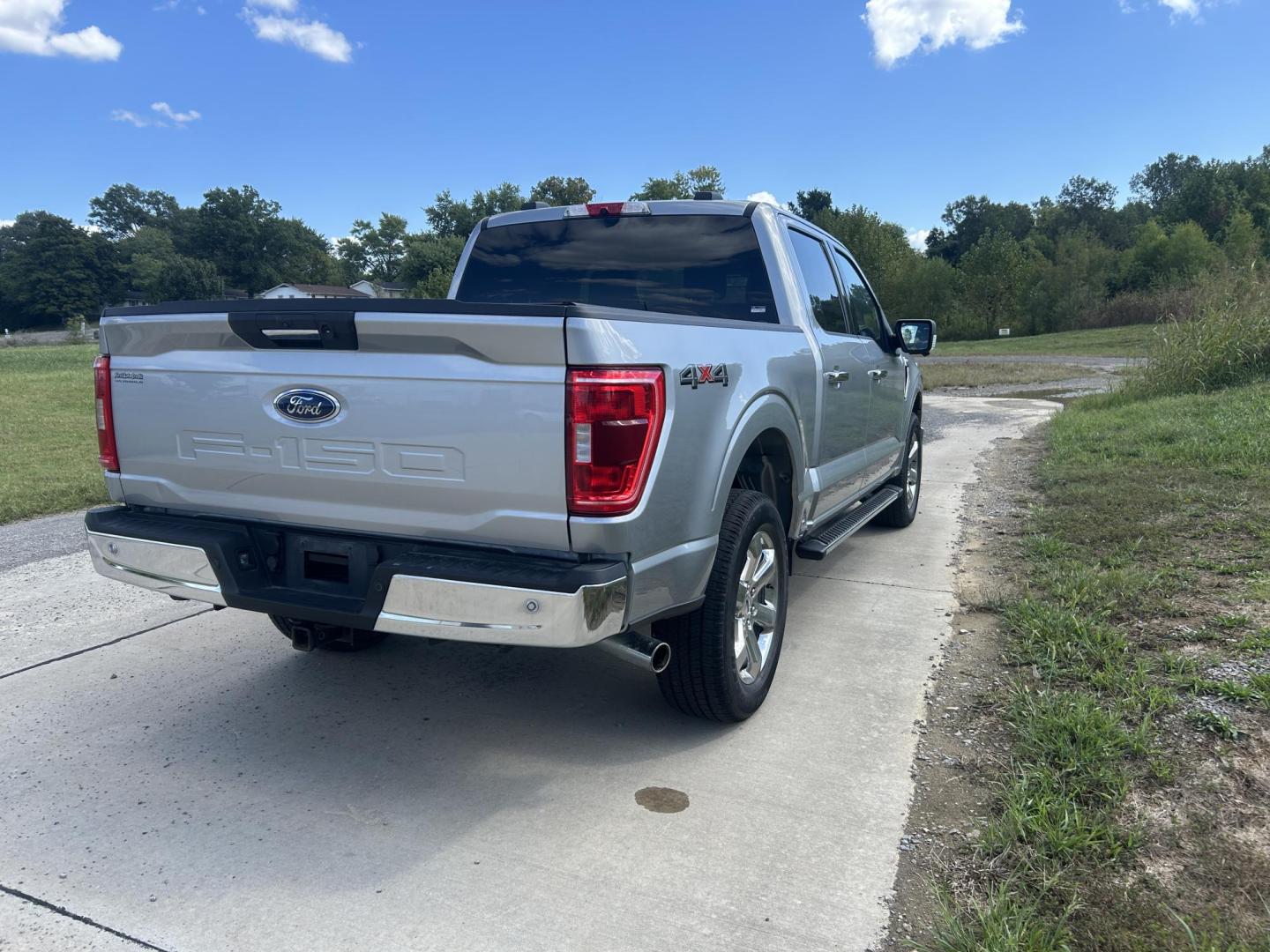 2021 SILVER /Gray Ford F-150 XL SuperCrew 6.5-ft. Bed 4WD (1FTFW1E51MK) with an 5.0L V8 OHV 16V engine, 6A transmission, located at 506 S. Kingshighway, Cape Girardeau, MO, 63703, (573) 235-5000, 37.294991, -89.553635 - 2021 Ford F-150 XLT 1-Owner 93xxx miles 4x4 5.0L V8 Automatic Backup Camera Power/Heated Seats Bluetooth Remote Start Cruise Power Windows/Locks/Mirrors We have financing available and we accept trades! Fill out a credit application on our website or come by today! If you have any quest - Photo#11