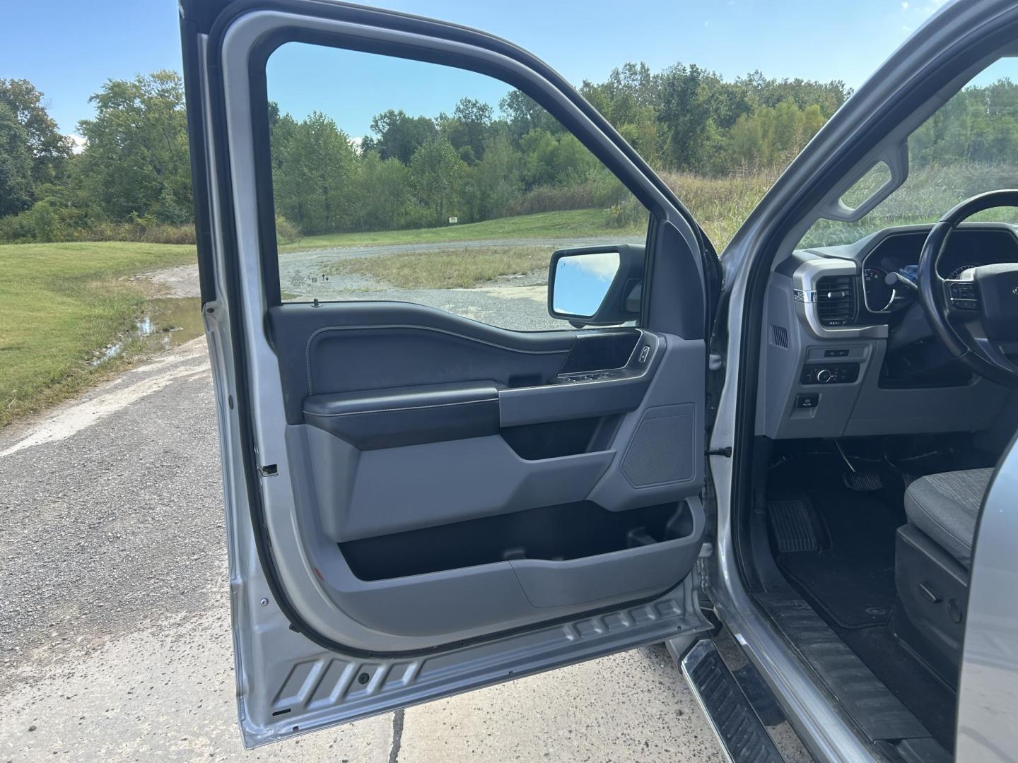 2021 SILVER /Gray Ford F-150 XL SuperCrew 6.5-ft. Bed 4WD (1FTFW1E51MK) with an 5.0L V8 OHV 16V engine, 6A transmission, located at 506 S. Kingshighway, Cape Girardeau, MO, 63703, (573) 235-5000, 37.294991, -89.553635 - 2021 Ford F-150 XLT 1-Owner 93xxx miles 4x4 5.0L V8 Automatic Backup Camera Power/Heated Seats Bluetooth Remote Start Cruise Power Windows/Locks/Mirrors We have financing available and we accept trades! Fill out a credit application on our website or come by today! If you have any quest - Photo#19