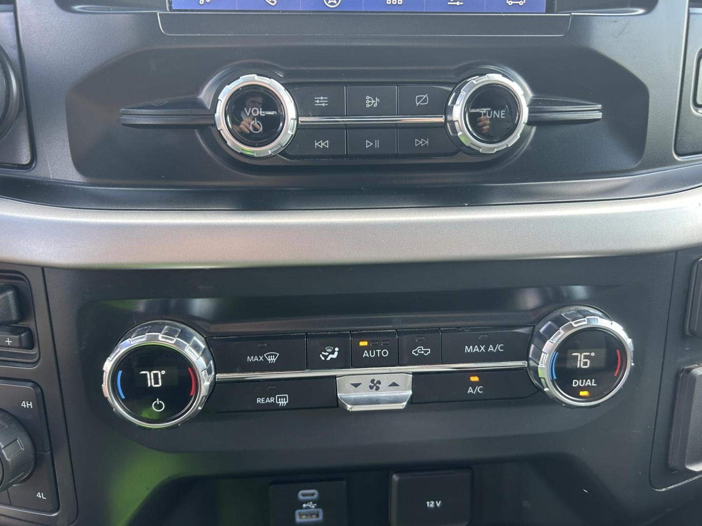 2021 SILVER /Gray Ford F-150 XL SuperCrew 6.5-ft. Bed 4WD (1FTFW1E51MK) with an 5.0L V8 OHV 16V engine, 6A transmission, located at 506 S. Kingshighway, Cape Girardeau, MO, 63703, (573) 235-5000, 37.294991, -89.553635 - 2021 Ford F-150 XLT 1-Owner 93xxx miles 4x4 5.0L V8 Automatic Backup Camera Power/Heated Seats Bluetooth Remote Start Cruise Power Windows/Locks/Mirrors We have financing available and we accept trades! Fill out a credit application on our website or come by today! If you have any quest - Photo#38