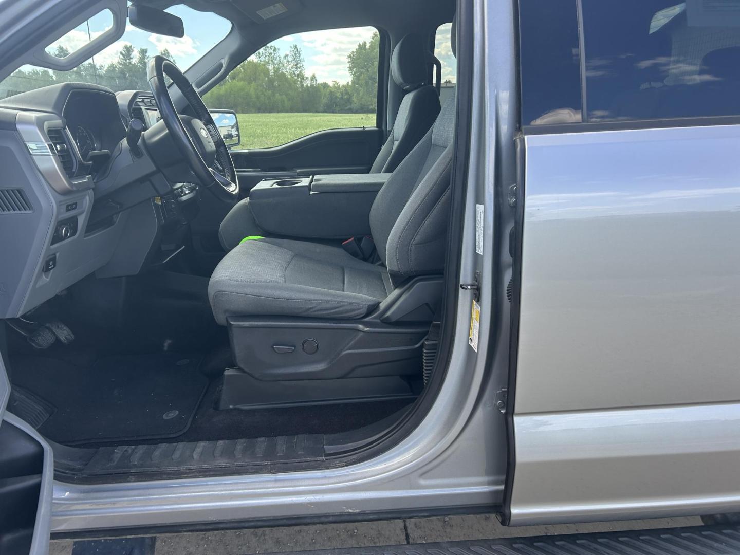 2021 SILVER /Gray Ford F-150 XL SuperCrew 6.5-ft. Bed 4WD (1FTFW1E51MK) with an 5.0L V8 OHV 16V engine, 6A transmission, located at 506 S. Kingshighway, Cape Girardeau, MO, 63703, (573) 235-5000, 37.294991, -89.553635 - 2021 Ford F-150 XLT 1-Owner 93xxx miles 4x4 5.0L V8 Automatic Backup Camera Power/Heated Seats Bluetooth Remote Start Cruise Power Windows/Locks/Mirrors We have financing available and we accept trades! Fill out a credit application on our website or come by today! If you have any quest - Photo#18