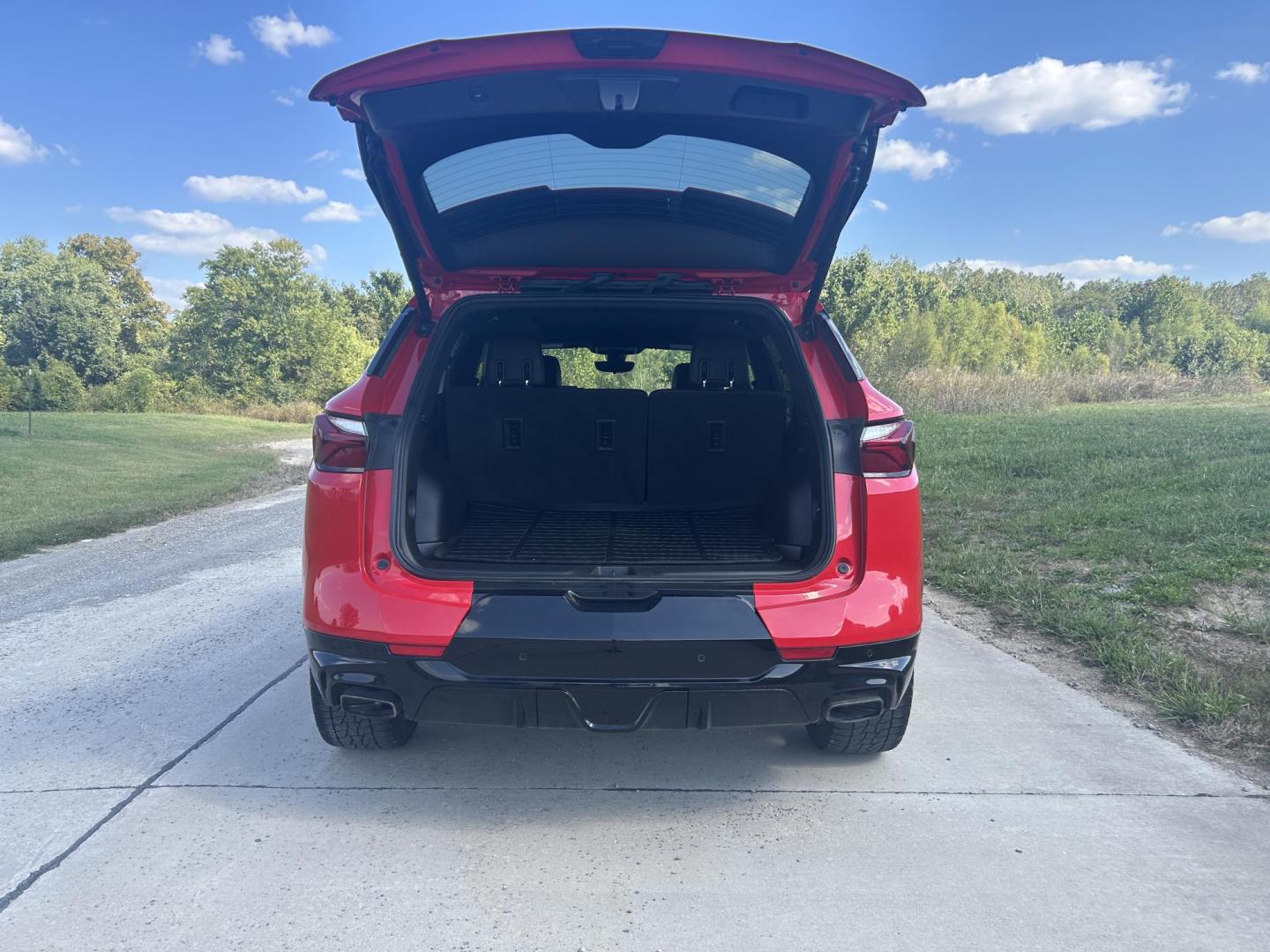 2019 RED /Black Chevrolet Blazer RS (3GNKBERSXKS) with an 3.6L V6 DOHC 24V engine, 9A transmission, located at 506 S. Kingshighway, Cape Girardeau, MO, 63703, (573) 235-5000, 37.294991, -89.553635 - 2019 Chevrolet Blazer RS 81xxx miles Front Wheel Drive 3.6L V6 Driver Confidence Package Automatic Power/Heated/Cooled Seats Heated Steering Wheel Backup Camera Sunroof/Moonroof Bluetooth Remote Start Cruise Power Windows/Locks/Mirrors We have financing available and we accept trades! - Photo#21