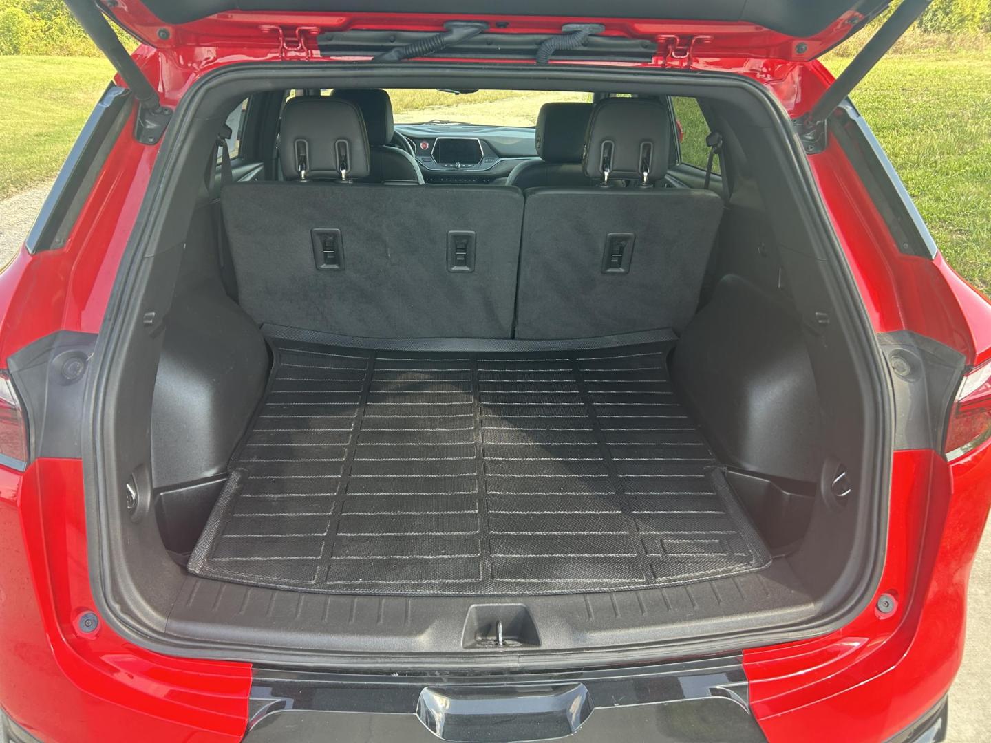 2019 RED /Black Chevrolet Blazer RS (3GNKBERSXKS) with an 3.6L V6 DOHC 24V engine, 9A transmission, located at 506 S. Kingshighway, Cape Girardeau, MO, 63703, (573) 235-5000, 37.294991, -89.553635 - 2019 Chevrolet Blazer RS 81xxx miles Front Wheel Drive 3.6L V6 Driver Confidence Package Automatic Power/Heated/Cooled Seats Heated Steering Wheel Backup Camera Sunroof/Moonroof Bluetooth Remote Start Cruise Power Windows/Locks/Mirrors We have financing available and we accept trades! - Photo#22