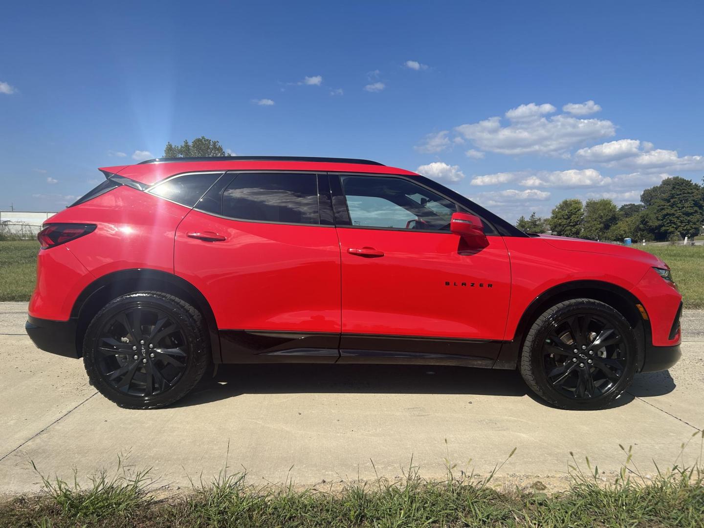 2019 RED /Black Chevrolet Blazer RS (3GNKBERSXKS) with an 3.6L V6 DOHC 24V engine, 9A transmission, located at 506 S. Kingshighway, Cape Girardeau, MO, 63703, (573) 235-5000, 37.294991, -89.553635 - 2019 Chevrolet Blazer RS 81xxx miles Front Wheel Drive 3.6L V6 Driver Confidence Package Automatic Power/Heated/Cooled Seats Heated Steering Wheel Backup Camera Sunroof/Moonroof Bluetooth Remote Start Cruise Power Windows/Locks/Mirrors We have financing available and we accept trades! - Photo#12
