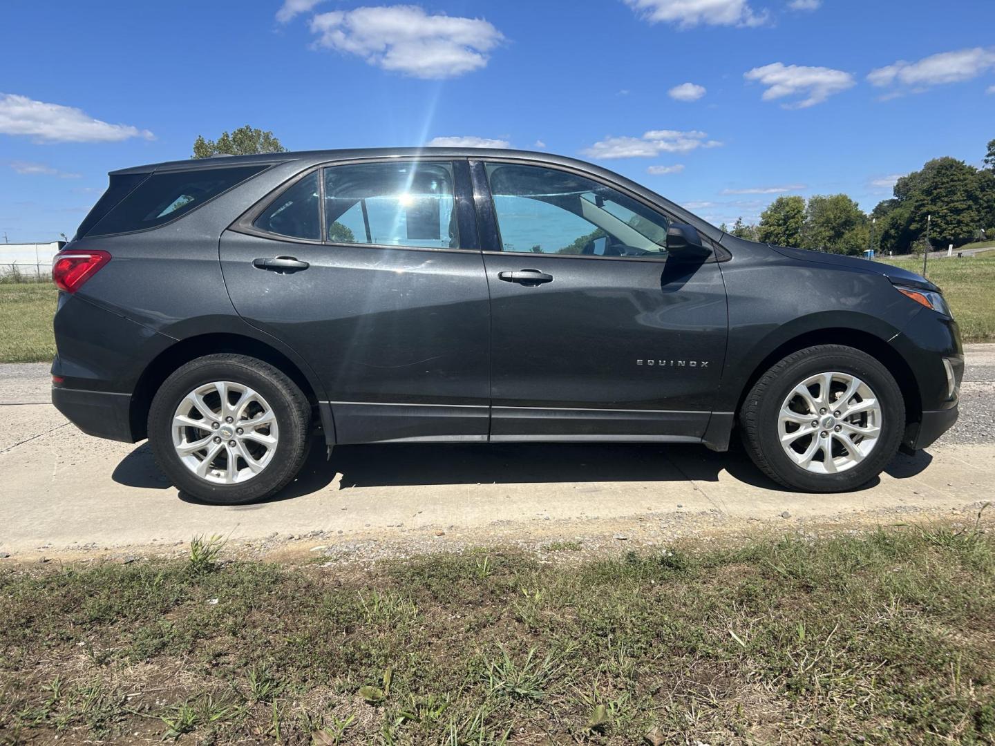 2018 GRAY /Black Chevrolet Equinox LS 2WD (2GNAXHEV7J6) with an 1.5L L4 DIR DOHC 16V TURBO engine, 6A transmission, located at 506 S. Kingshighway, Cape Girardeau, MO, 63703, (573) 235-5000, 37.294991, -89.553635 - 2018 Chevrolet Equinox LS 142xxx miles Front Wheel Drive 1.5L 4 Cyl. Automatic Backup Camera Power Driver Seat Bluetooth Cruise Power Windows/Locks/Mirrors We have financing available and we accept trades! Fill out a credit application on our website or come by today! If you have any ques - Photo#12