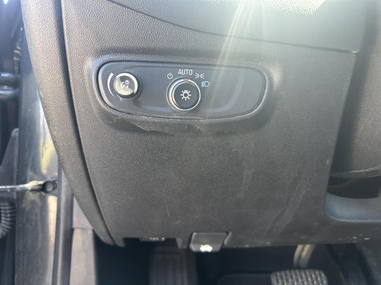 2018 GRAY /Black Chevrolet Equinox LS 2WD (2GNAXHEV7J6) with an 1.5L L4 DIR DOHC 16V TURBO engine, 6A transmission, located at 506 S. Kingshighway, Cape Girardeau, MO, 63703, (573) 235-5000, 37.294991, -89.553635 - 2018 Chevrolet Equinox LS 142xxx miles Front Wheel Drive 1.5L 4 Cyl. Automatic Backup Camera Power Driver Seat Bluetooth Cruise Power Windows/Locks/Mirrors We have financing available and we accept trades! Fill out a credit application on our website or come by today! If you have any ques - Photo#21