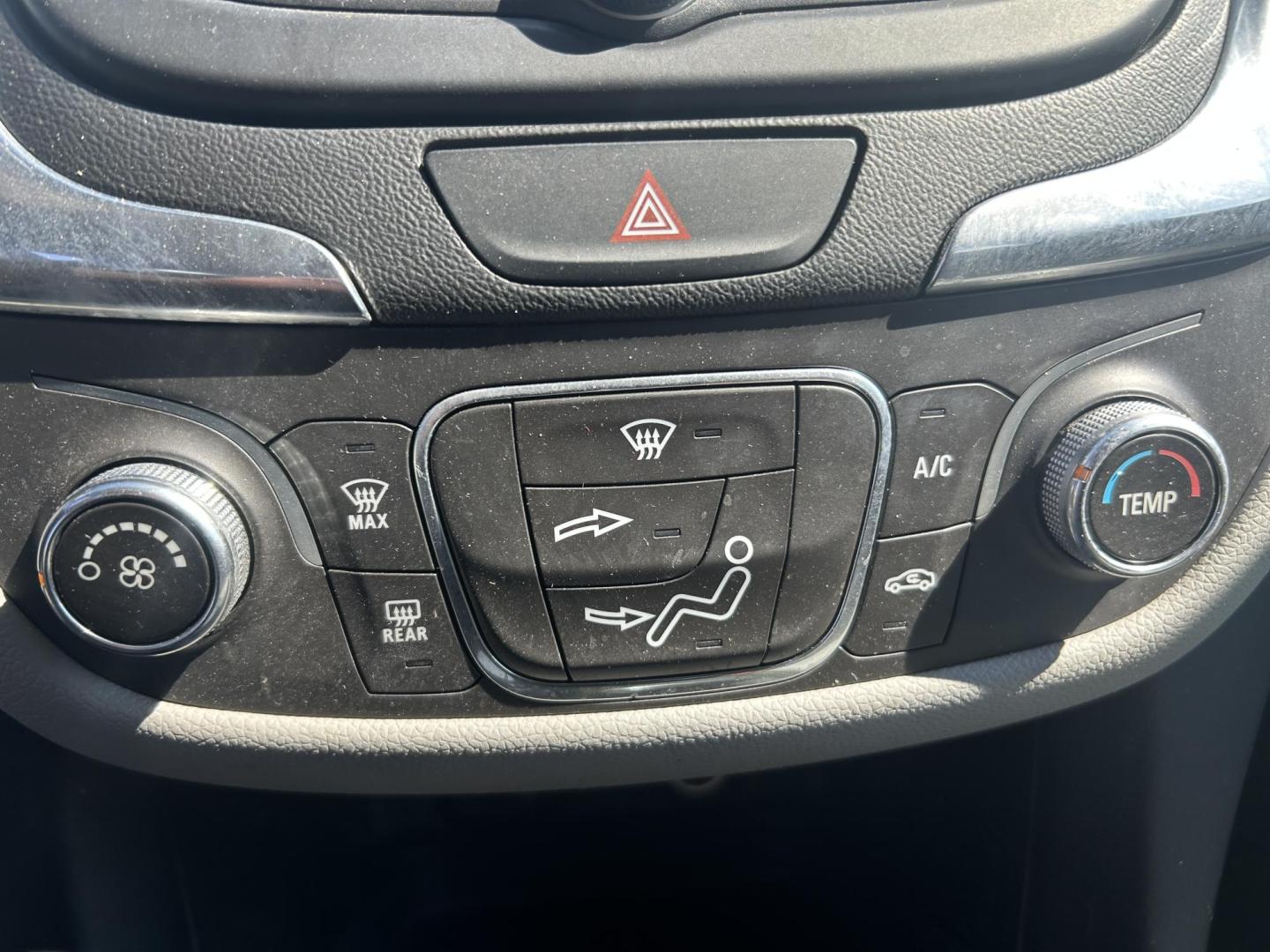 2018 GRAY /Black Chevrolet Equinox LS 2WD (2GNAXHEV7J6) with an 1.5L L4 DIR DOHC 16V TURBO engine, 6A transmission, located at 506 S. Kingshighway, Cape Girardeau, MO, 63703, (573) 235-5000, 37.294991, -89.553635 - 2018 Chevrolet Equinox LS 142xxx miles Front Wheel Drive 1.5L 4 Cyl. Automatic Backup Camera Power Driver Seat Bluetooth Cruise Power Windows/Locks/Mirrors We have financing available and we accept trades! Fill out a credit application on our website or come by today! If you have any ques - Photo#27