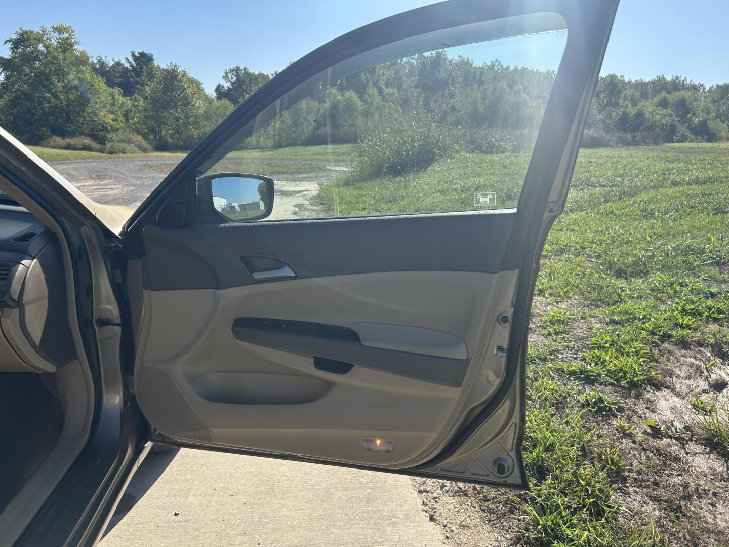 2009 GOLD /Tan Honda Accord LX-P Sedan AT (1HGCP26439A) with an 2.4L L4 DOHC 16V engine, 5-Speed Automatic transmission, located at 506 S. Kingshighway, Cape Girardeau, MO, 63703, (573) 235-5000, 37.294991, -89.553635 - 2009 Honda Civic LX-P 160xxx miles Front Wheel Drive 2.5L 4 Cyl. Automatic Cruise Power Windows/Locks/Mirrors We have financing available and we accept trades! Fill out a credit application on our website or come by today! If you have any questions, give us a call at (573) 235-5000 or visit - Photo#18