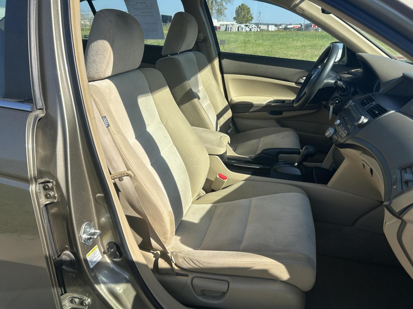 2009 GOLD /Tan Honda Accord LX-P Sedan AT (1HGCP26439A) with an 2.4L L4 DOHC 16V engine, 5-Speed Automatic transmission, located at 506 S. Kingshighway, Cape Girardeau, MO, 63703, (573) 235-5000, 37.294991, -89.553635 - 2009 Honda Civic LX-P 160xxx miles Front Wheel Drive 2.5L 4 Cyl. Automatic Cruise Power Windows/Locks/Mirrors We have financing available and we accept trades! Fill out a credit application on our website or come by today! If you have any questions, give us a call at (573) 235-5000 or visit - Photo#19