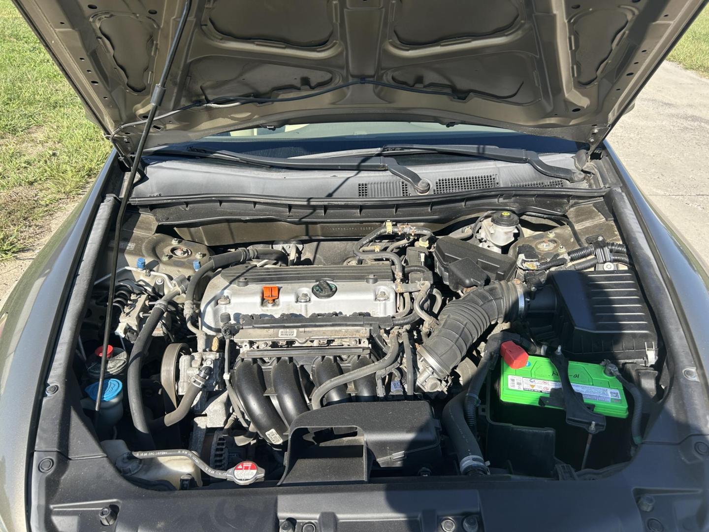 2009 GOLD /Tan Honda Accord LX-P Sedan AT (1HGCP26439A) with an 2.4L L4 DOHC 16V engine, 5-Speed Automatic transmission, located at 506 S. Kingshighway, Cape Girardeau, MO, 63703, (573) 235-5000, 37.294991, -89.553635 - 2009 Honda Civic LX-P 160xxx miles Front Wheel Drive 2.5L 4 Cyl. Automatic Cruise Power Windows/Locks/Mirrors We have financing available and we accept trades! Fill out a credit application on our website or come by today! If you have any questions, give us a call at (573) 235-5000 or visit - Photo#22
